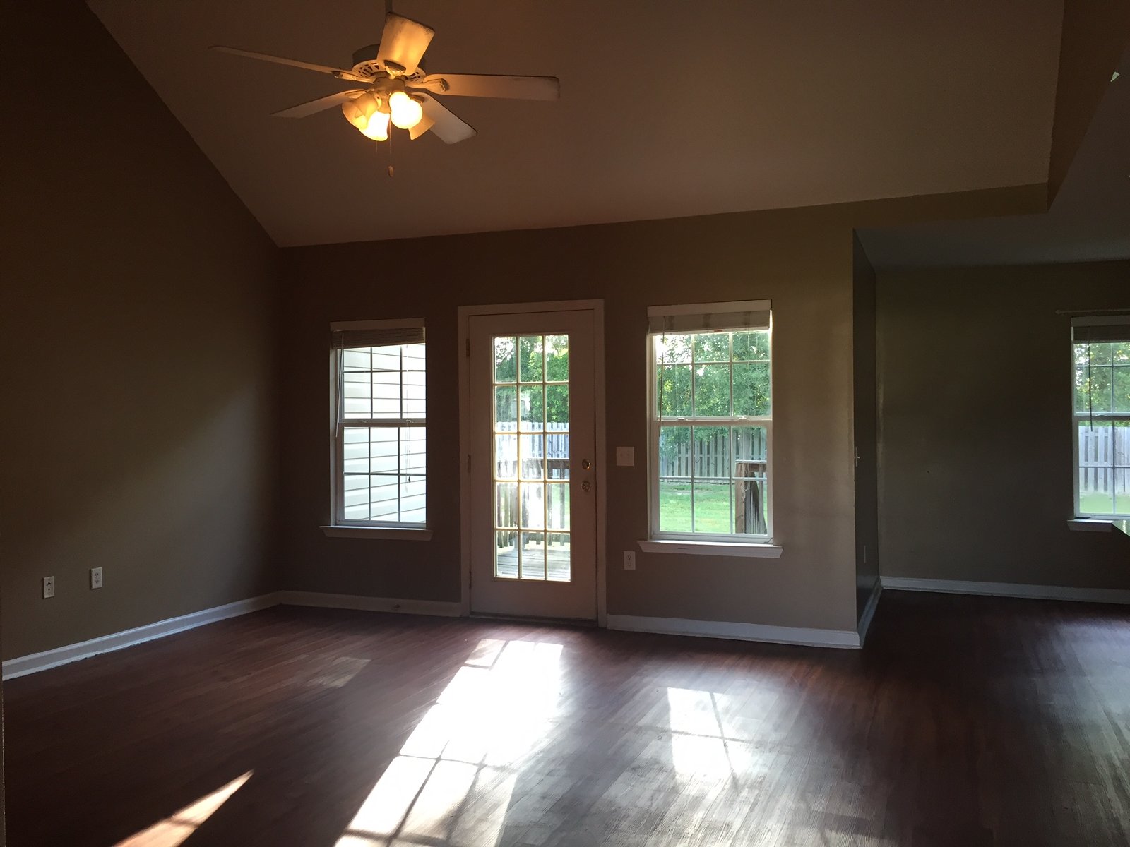 129 Thompkin Dr property image