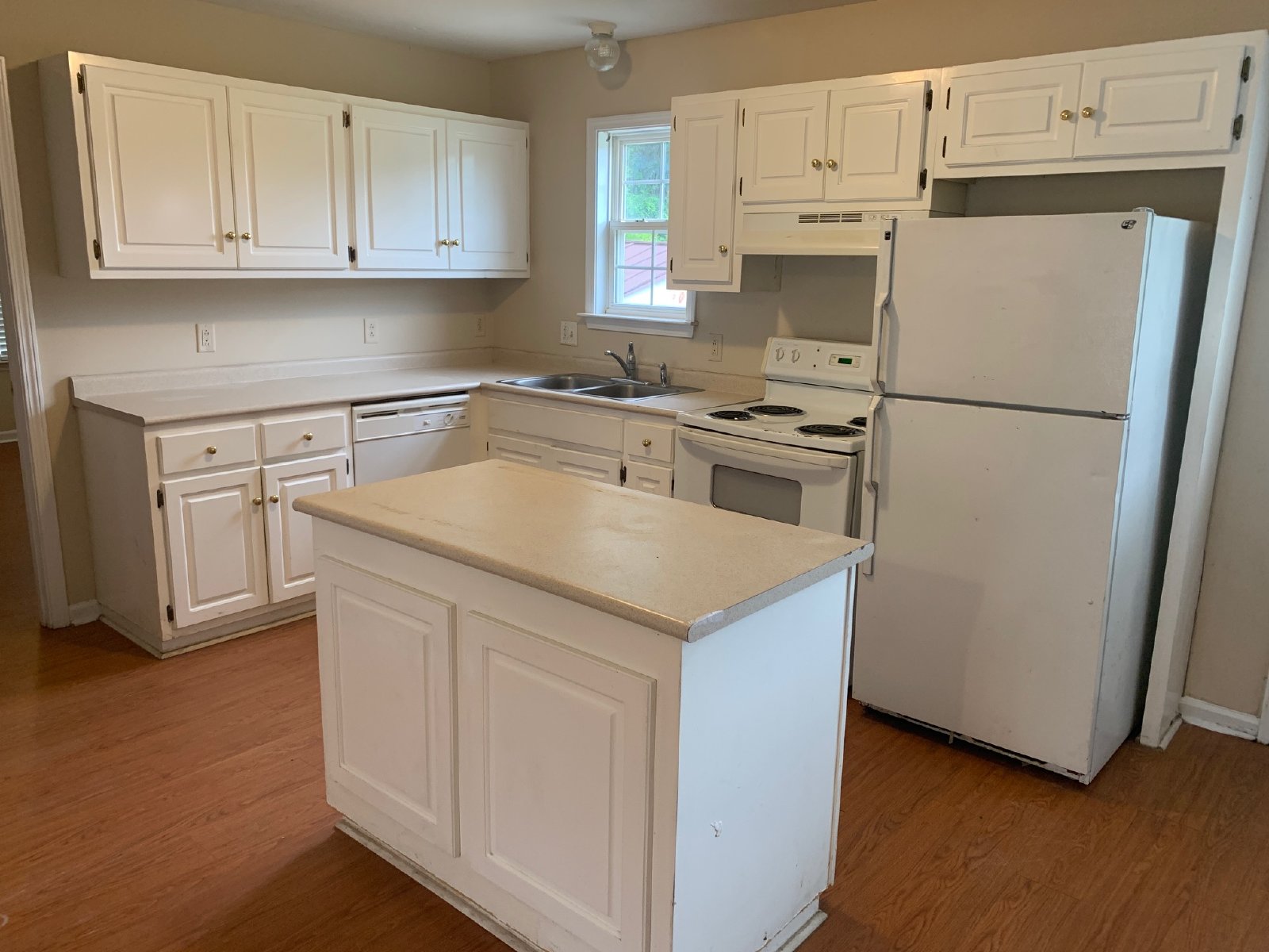 2001 Talon's Lake property image