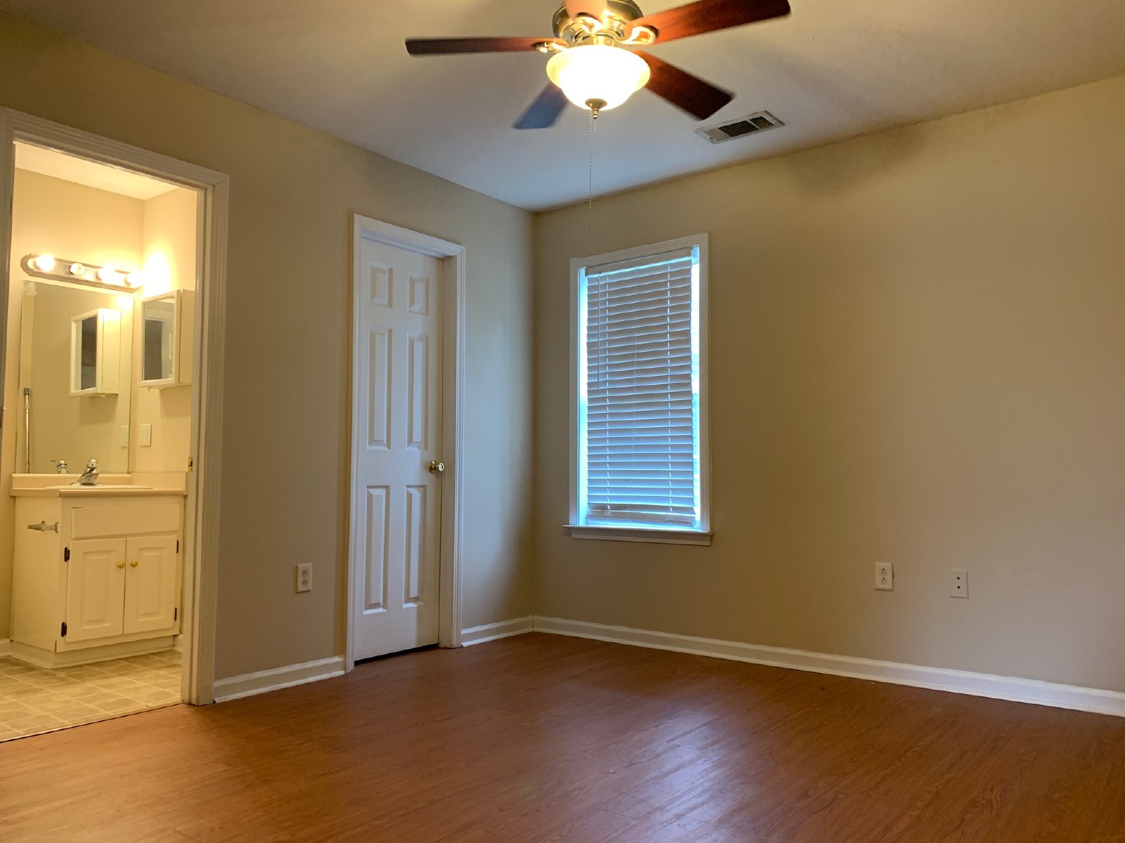 2001 Talon's Lake property image