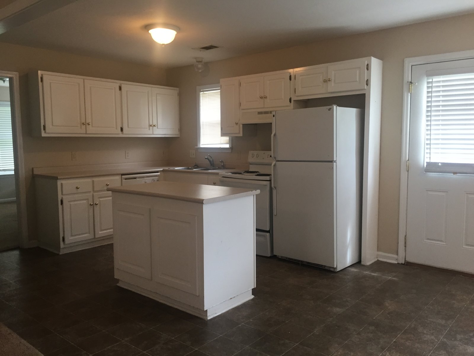 2001 Talon's Lake property image