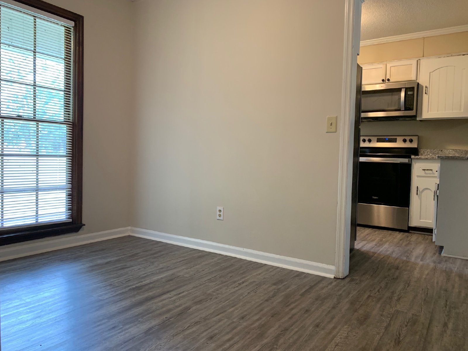 817 Robin Hood Trail property image