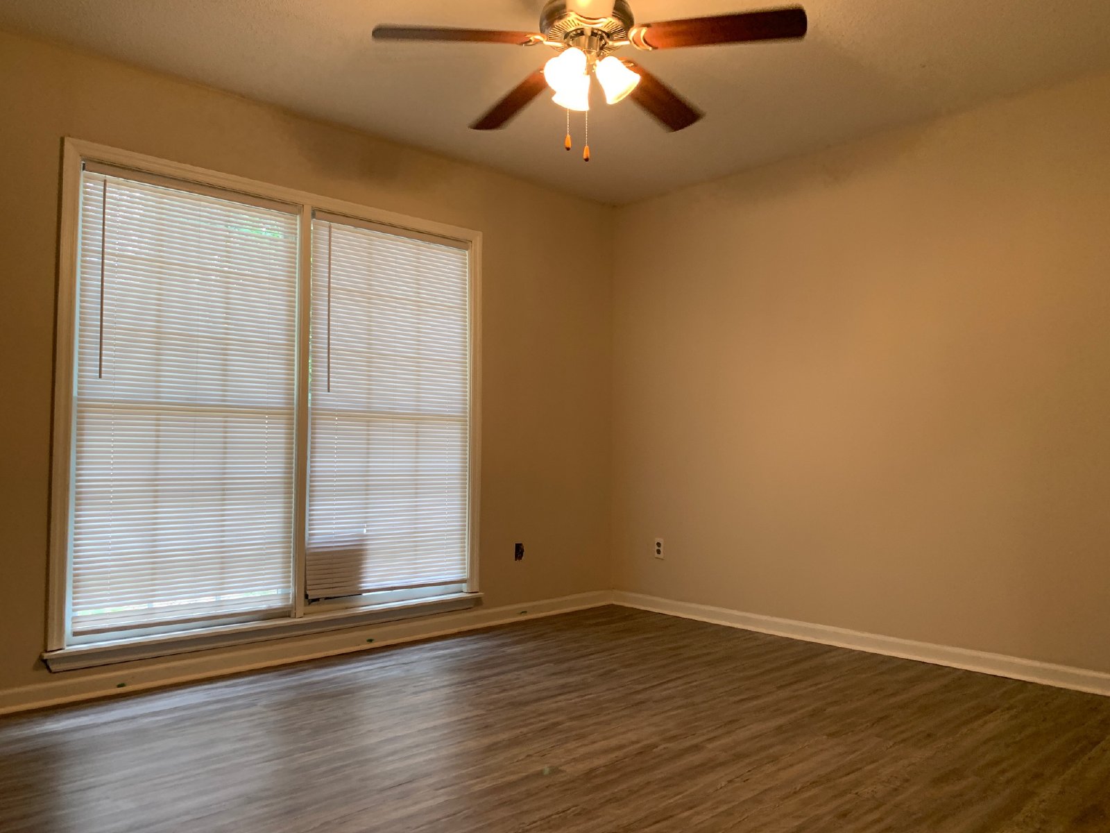 817 Robin Hood Trail property image