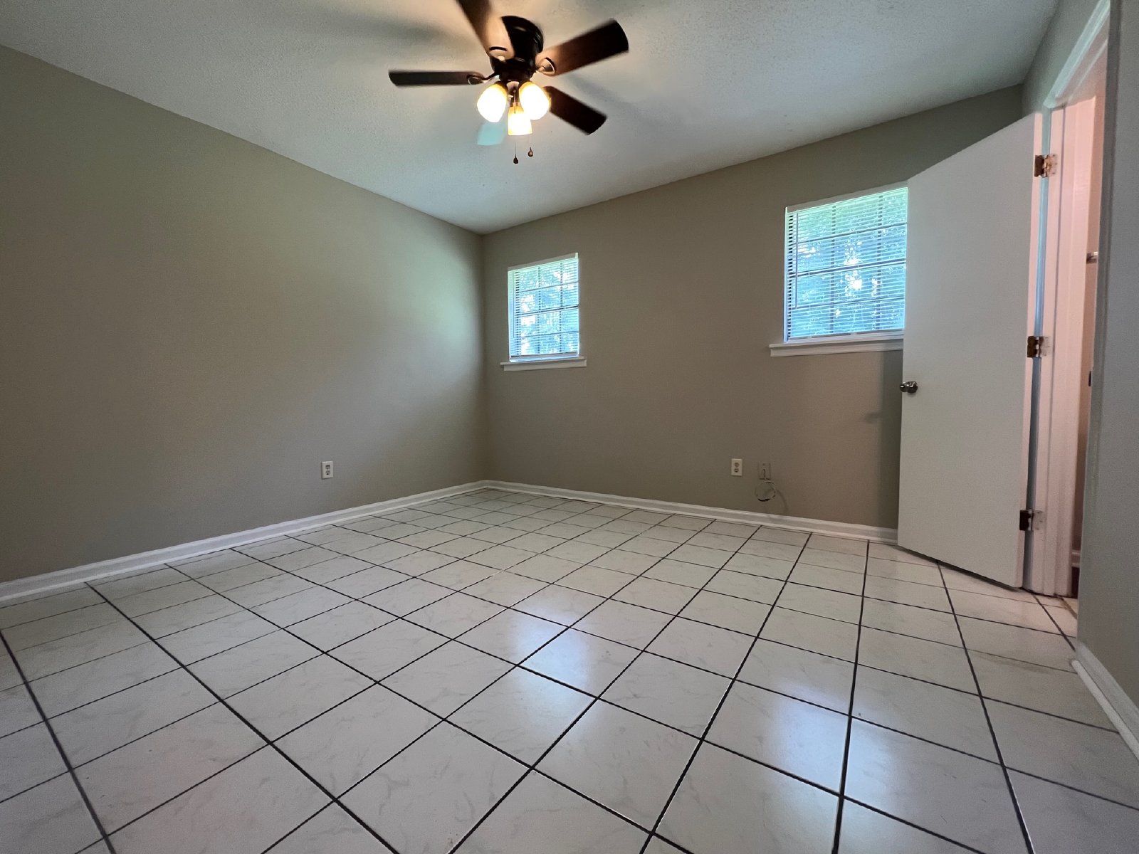 813 Robin Hood Trail property image