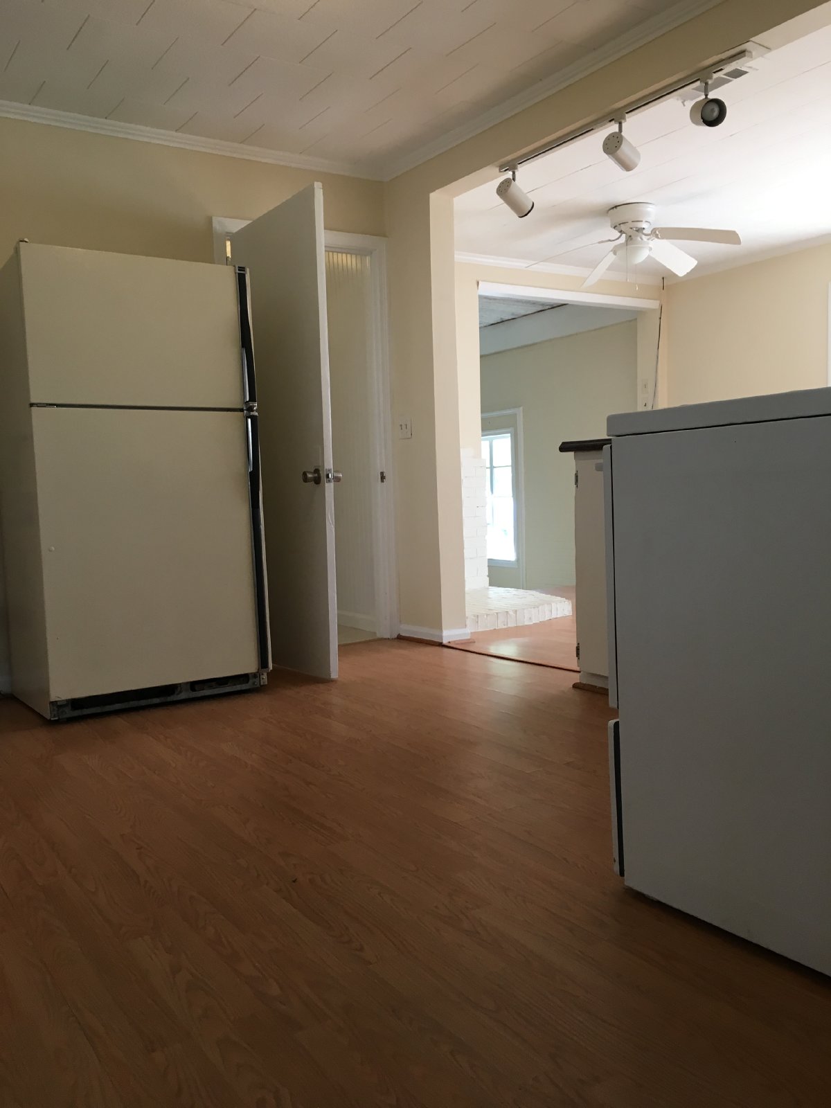 300 Catherine Ave property image