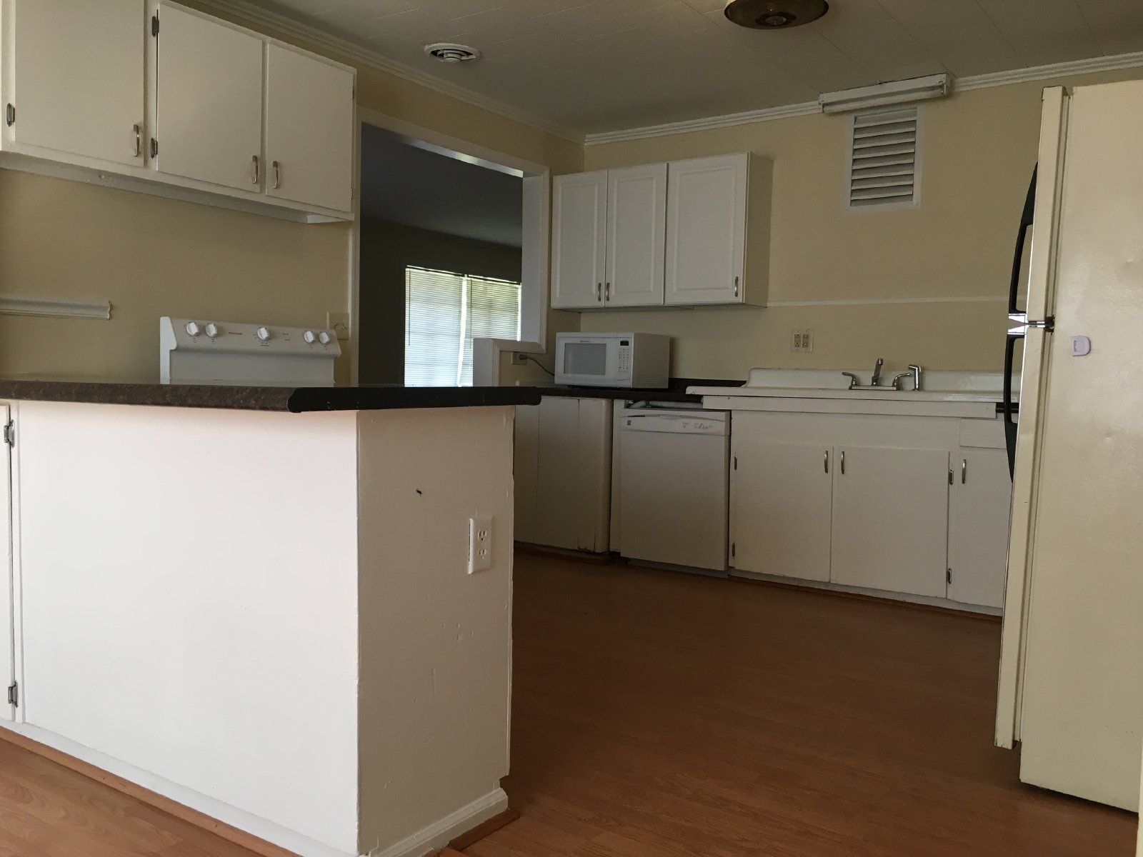 300 Catherine Ave property image