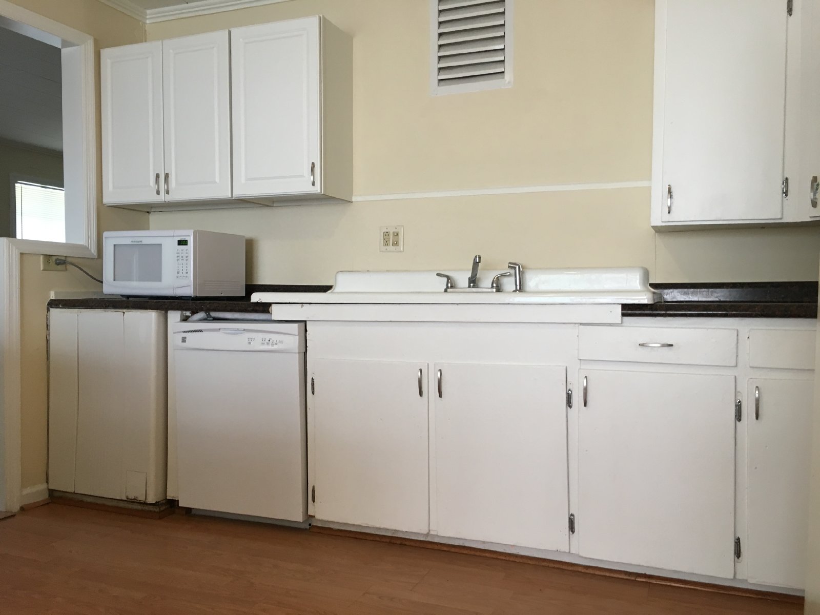 300 Catherine Ave property image