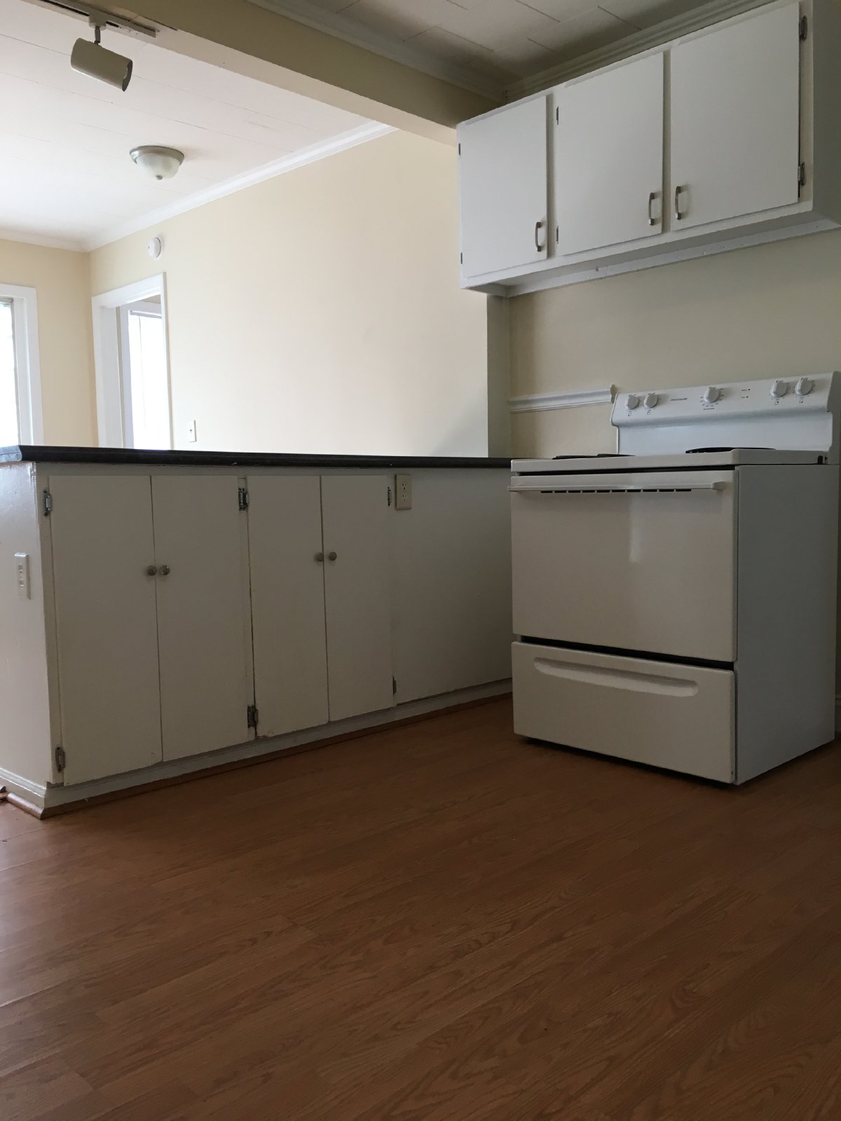 300 Catherine Ave property image