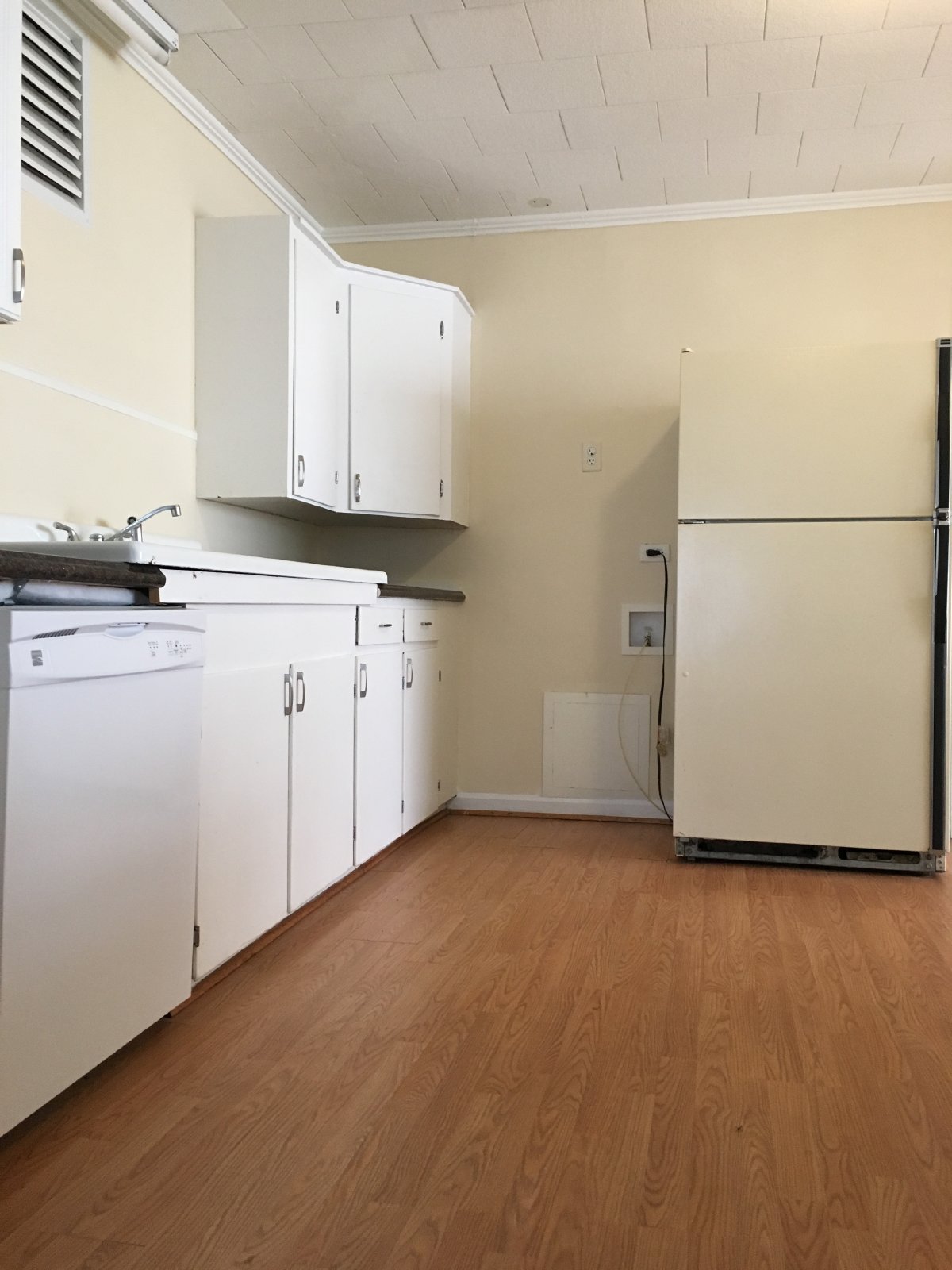 300 Catherine Ave property image