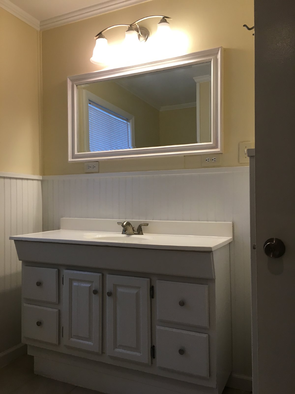 300 Catherine Ave property image