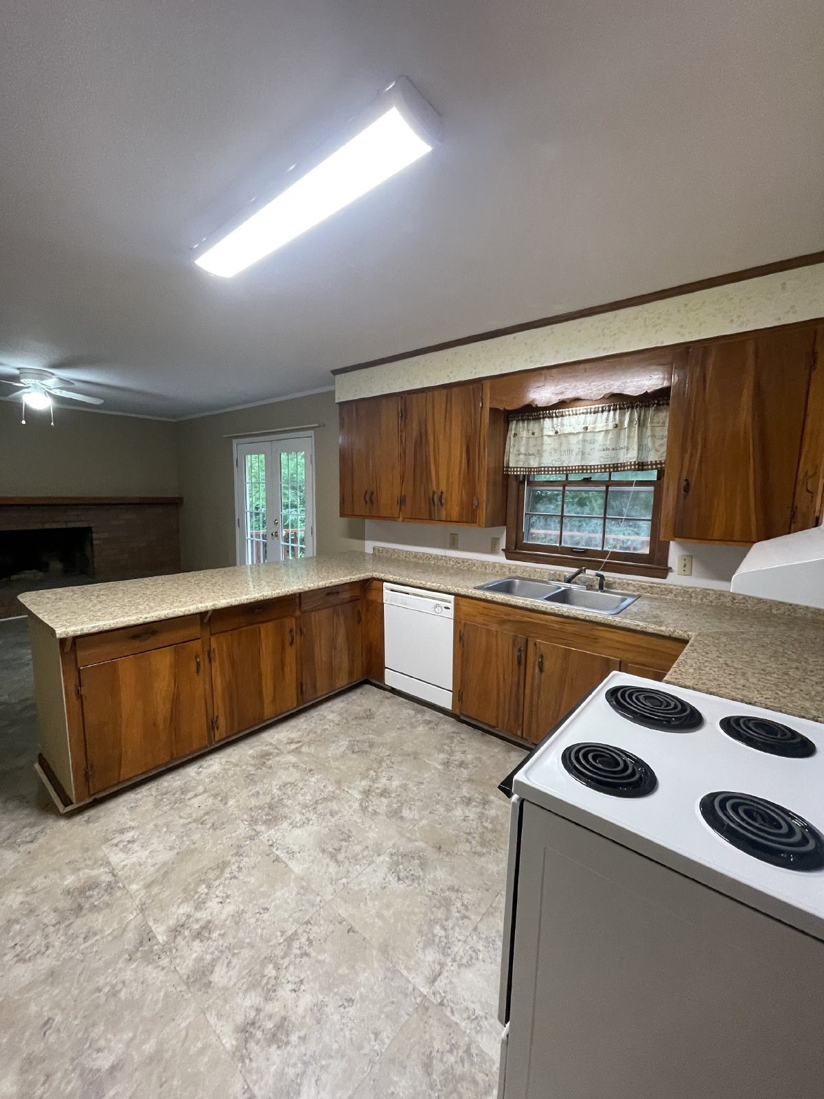 122 Holly property image