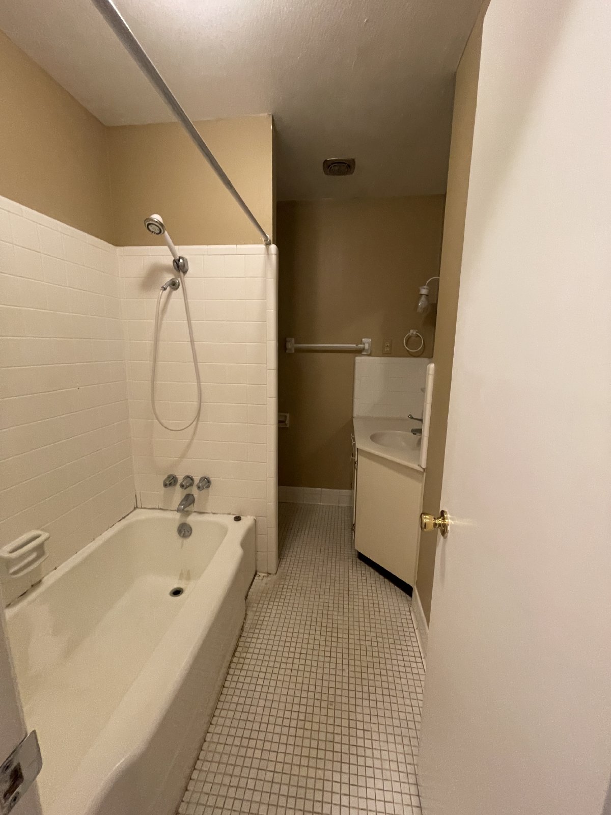 122 Holly property image