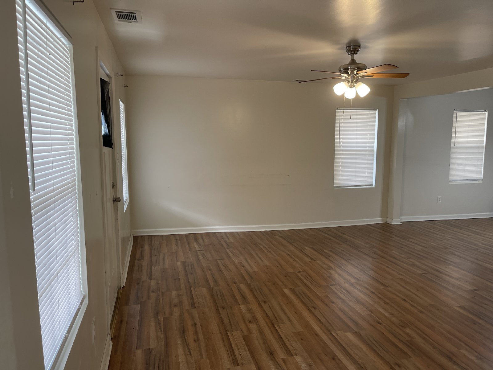 121.5 Roundtree St property image