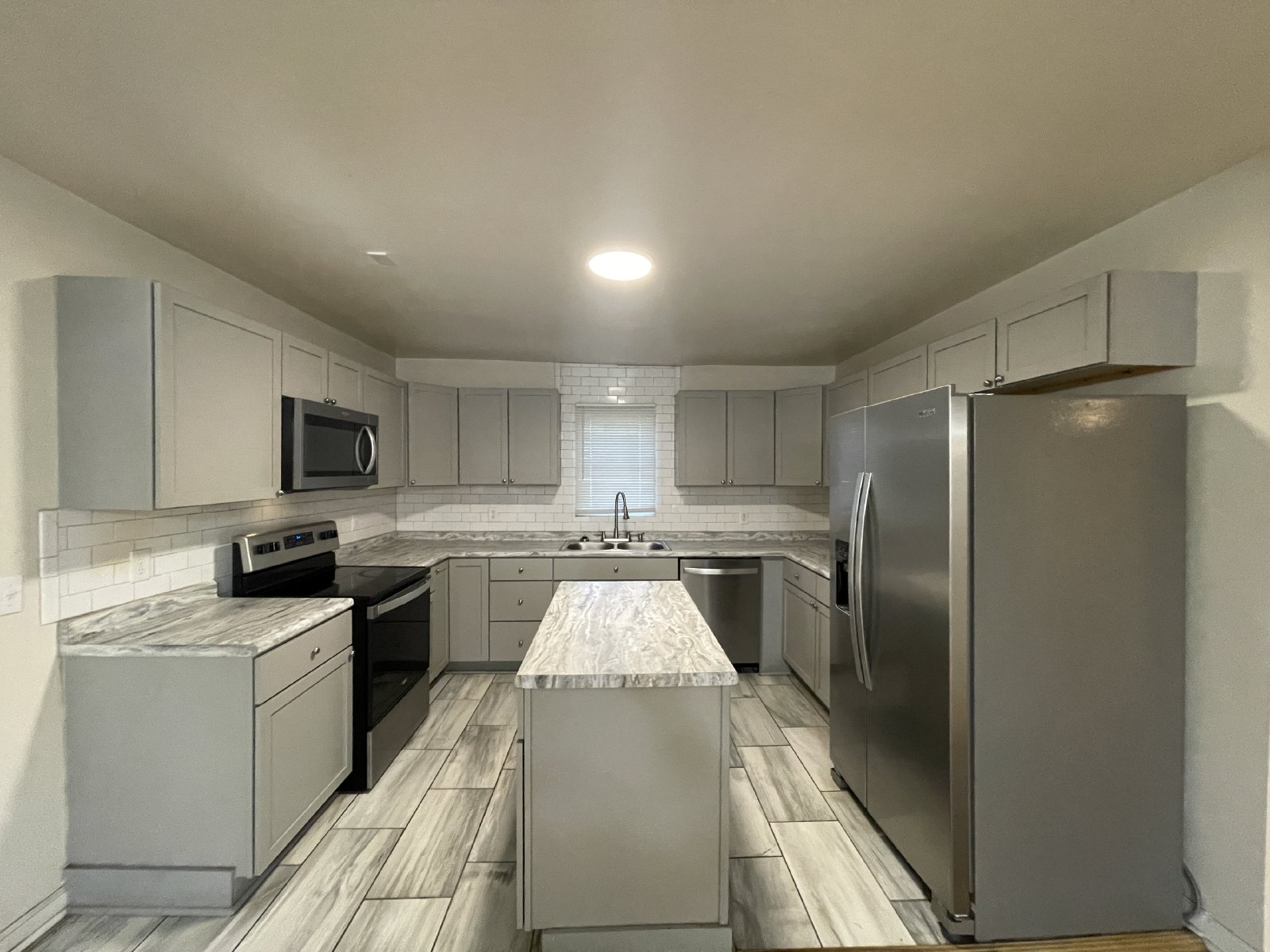 121.5 Roundtree St property image