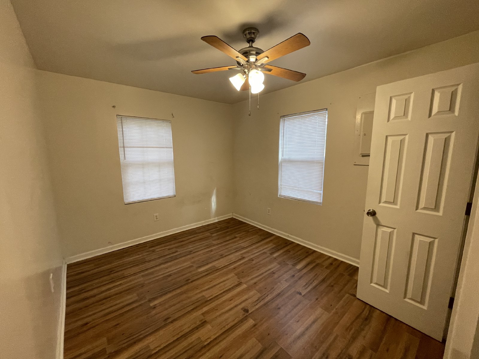 121.5 Roundtree St property image