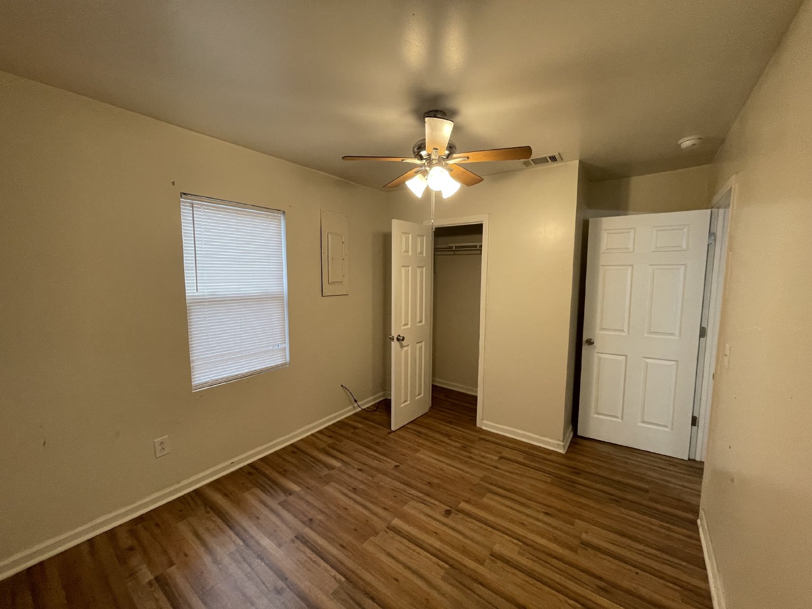 121.5 Roundtree St property image