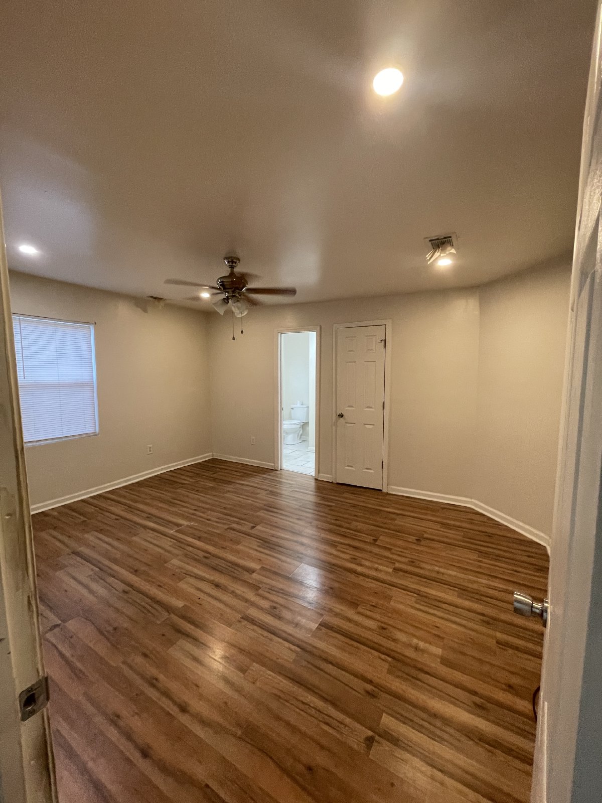 121.5 Roundtree St property image