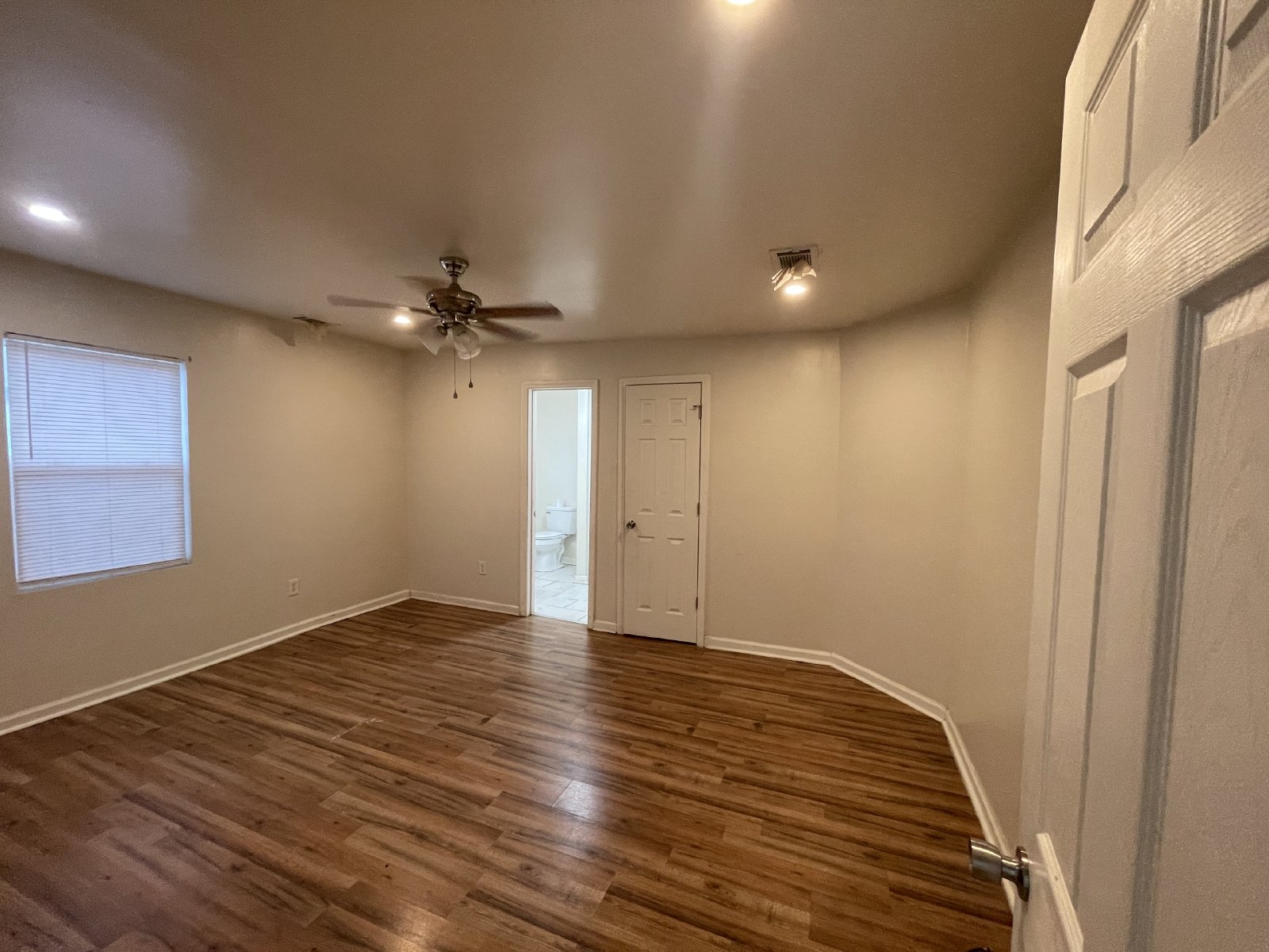 121.5 Roundtree St property image