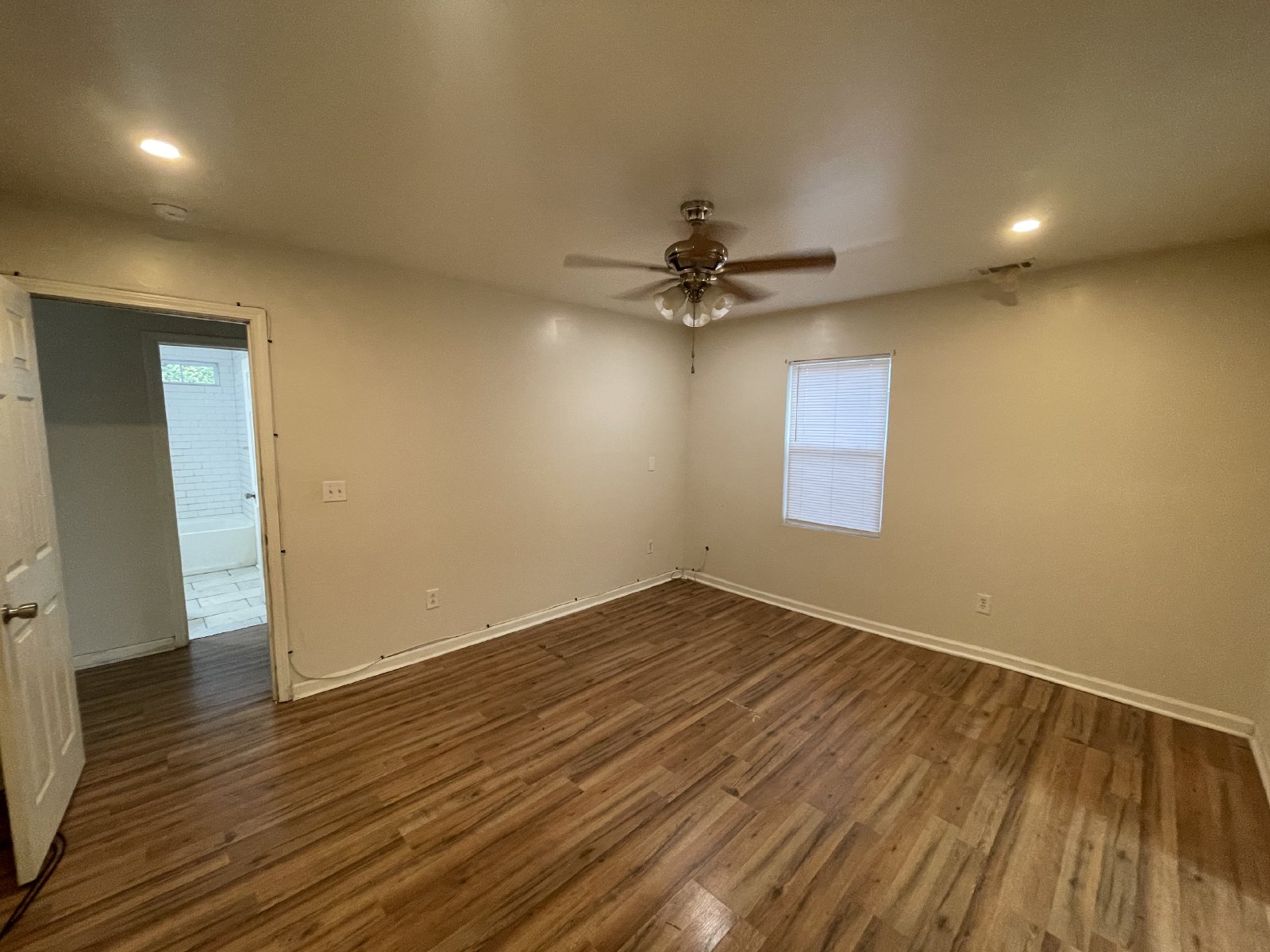 121.5 Roundtree St property image