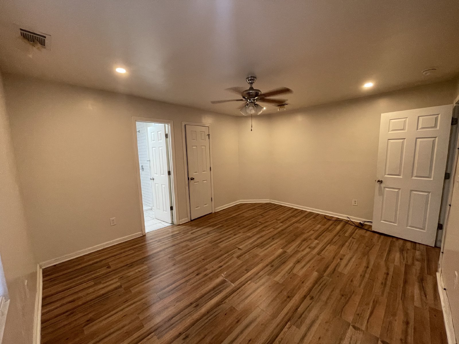 121.5 Roundtree St property image