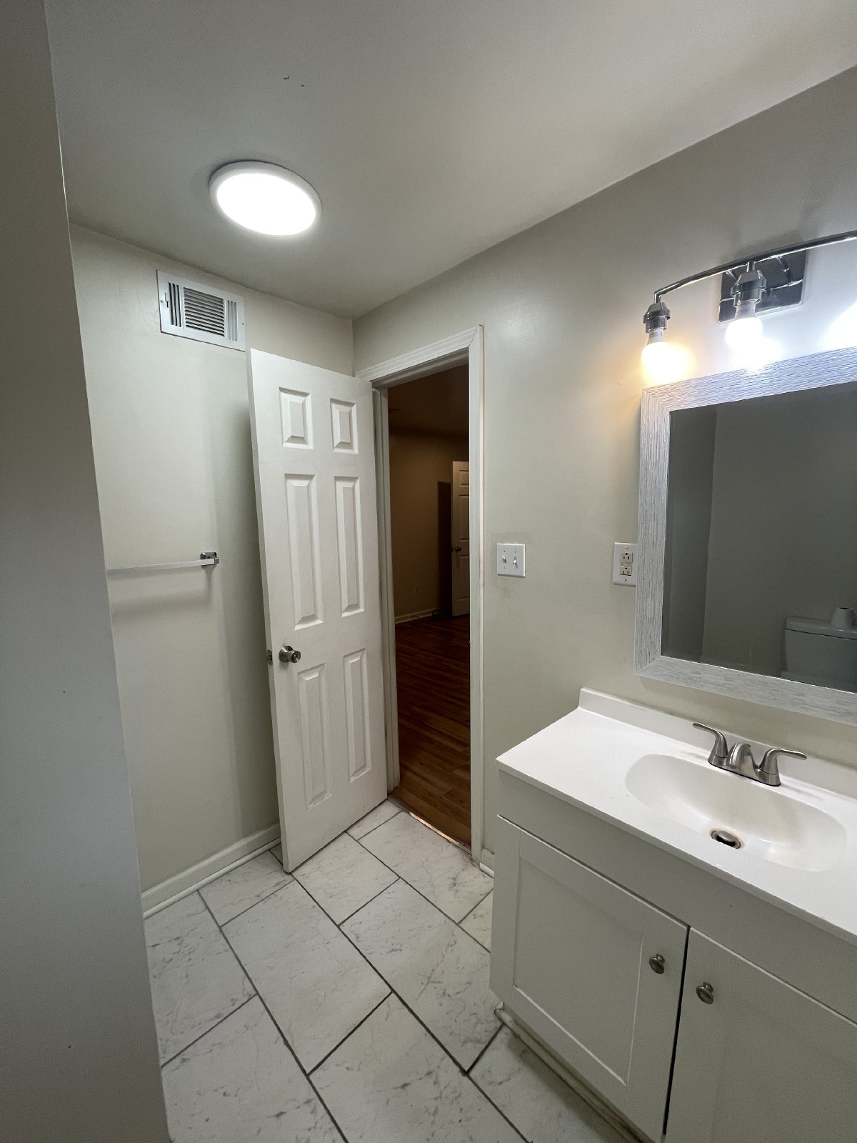 121.5 Roundtree St property image