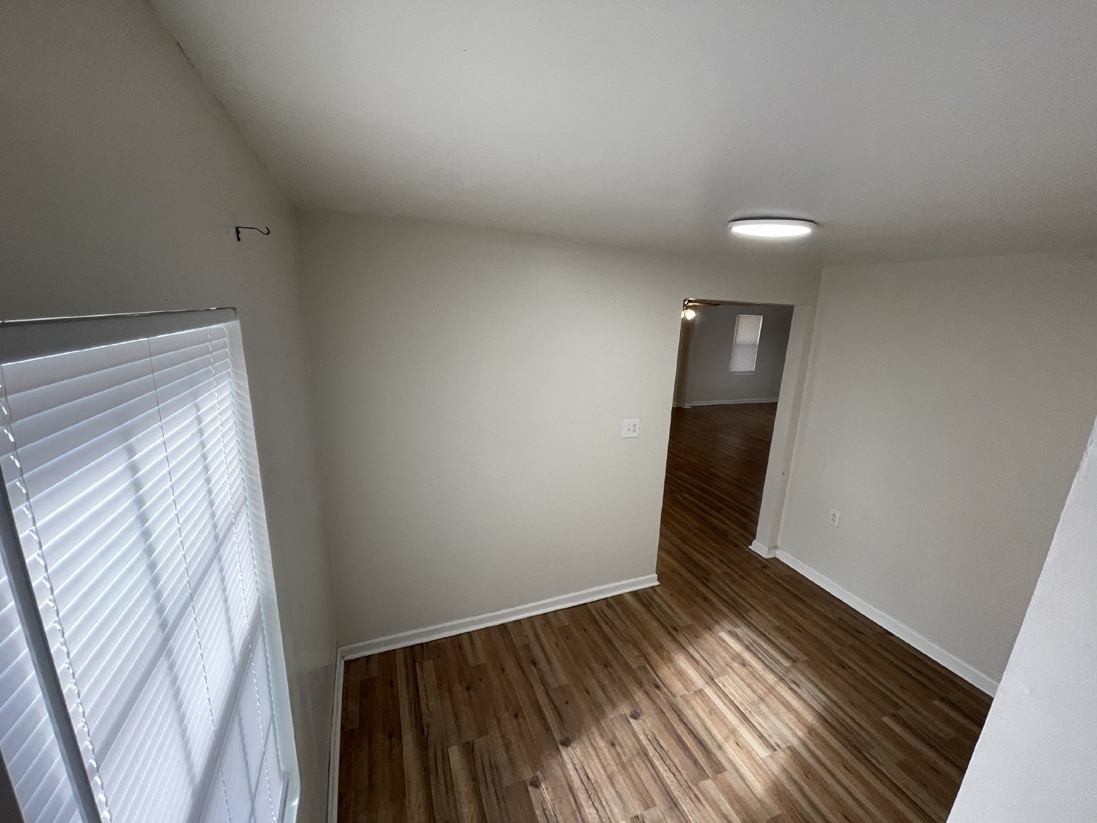 121.5 Roundtree St property image