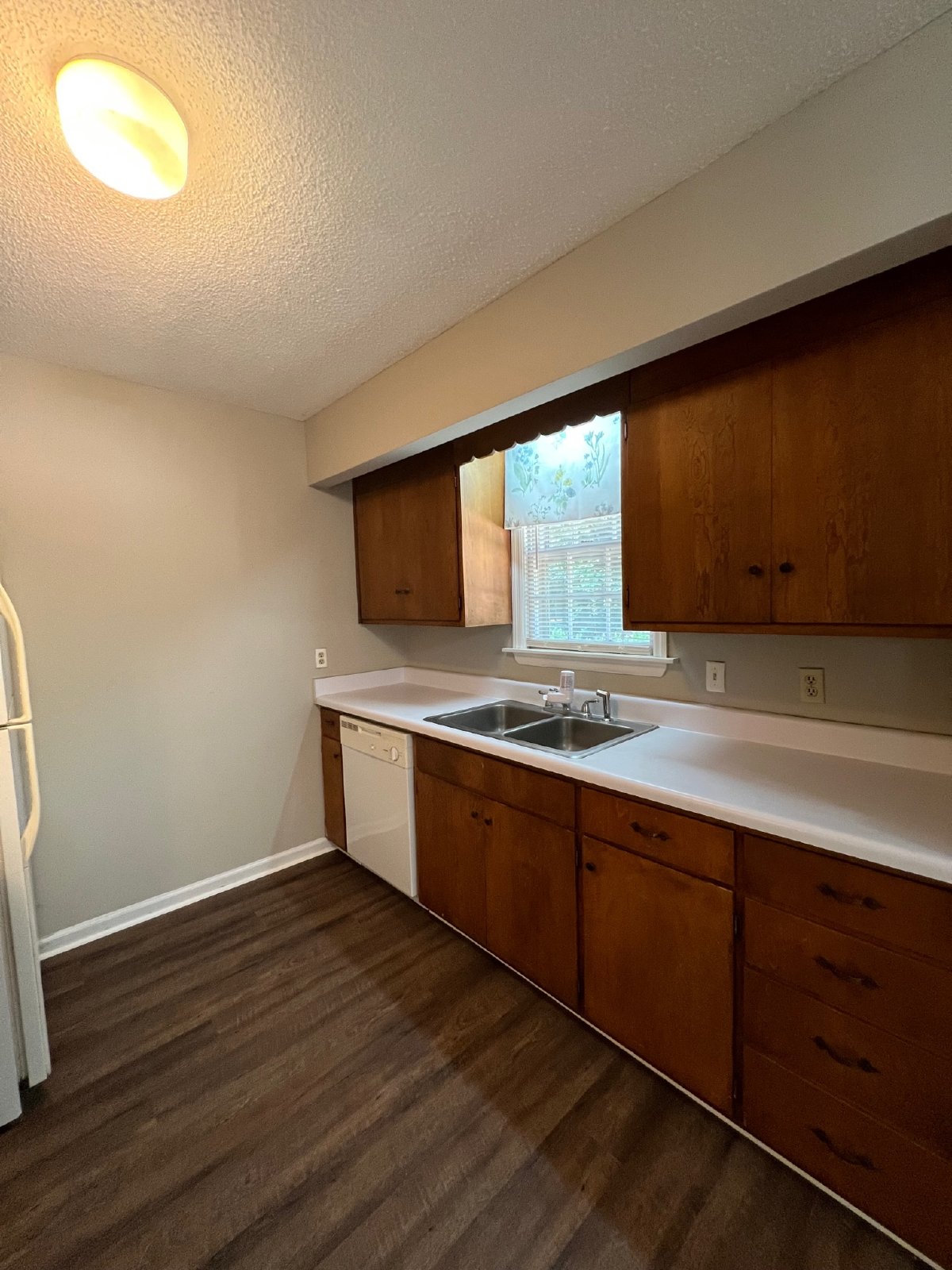 212 Henderson property image