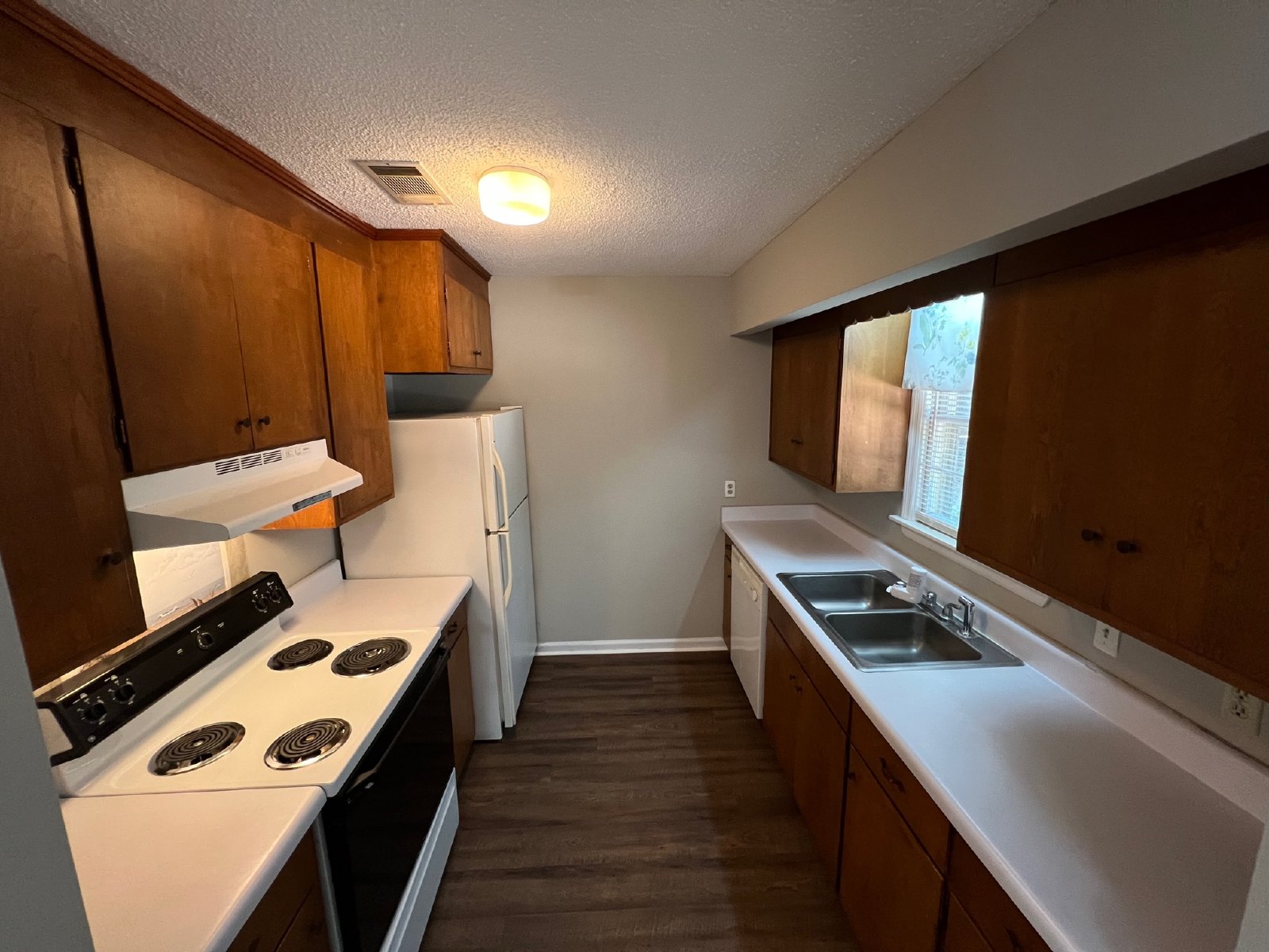 212 Henderson property image