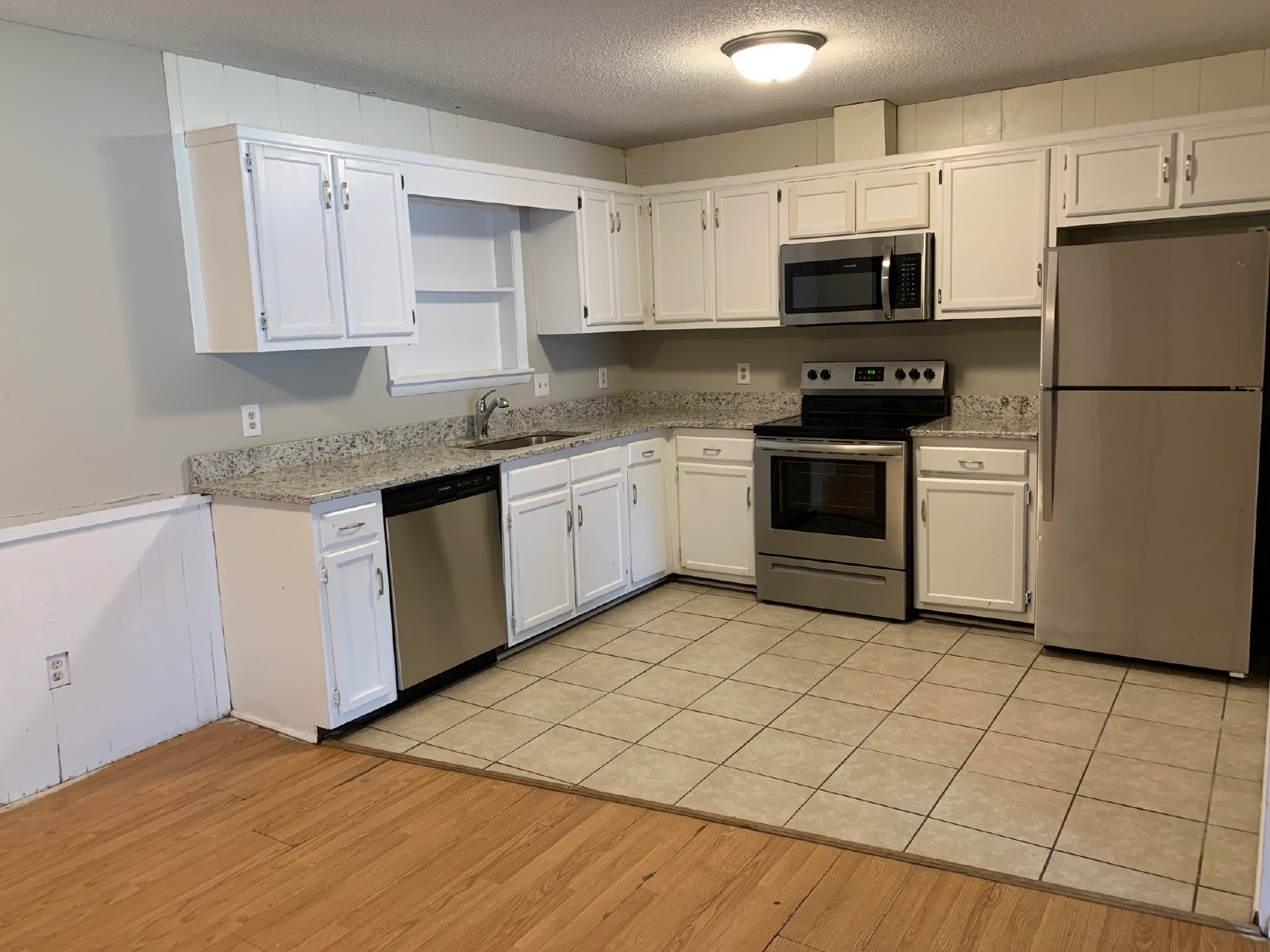 812 Robin Hood Trail property image