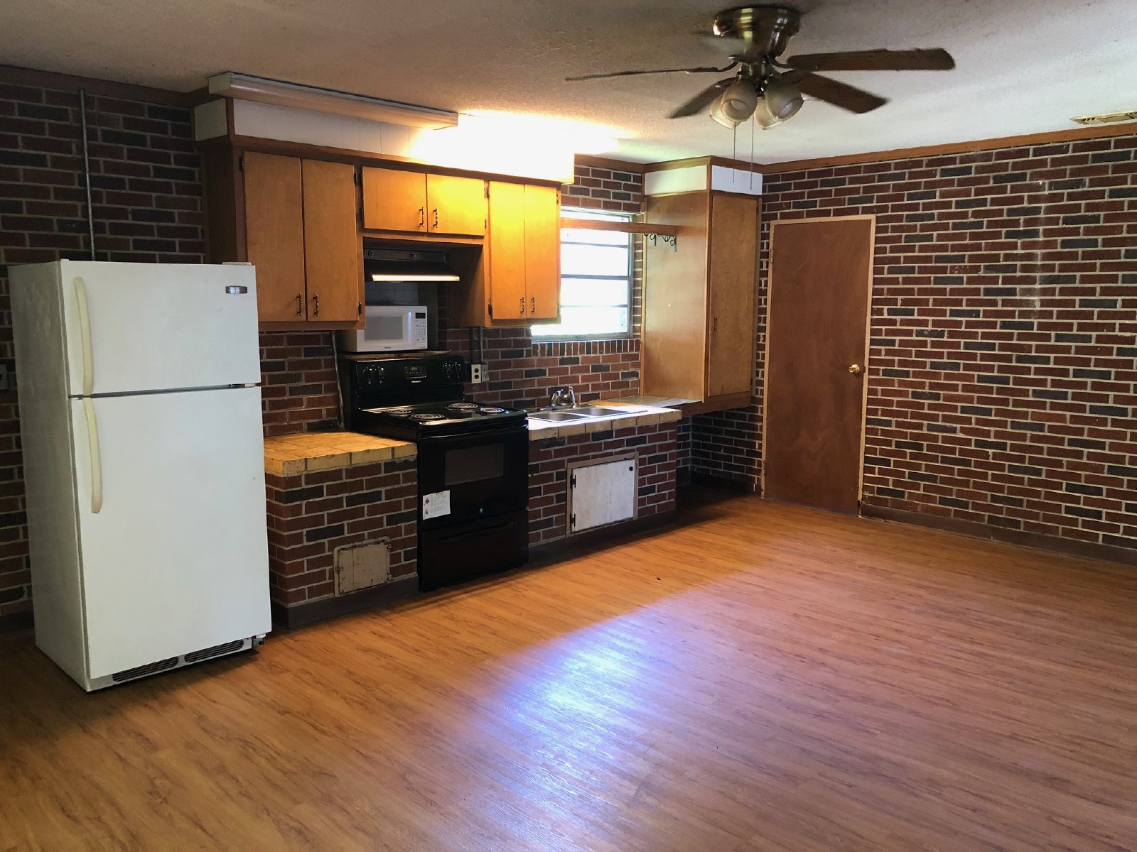 101 1/2 Catherine Ave property image