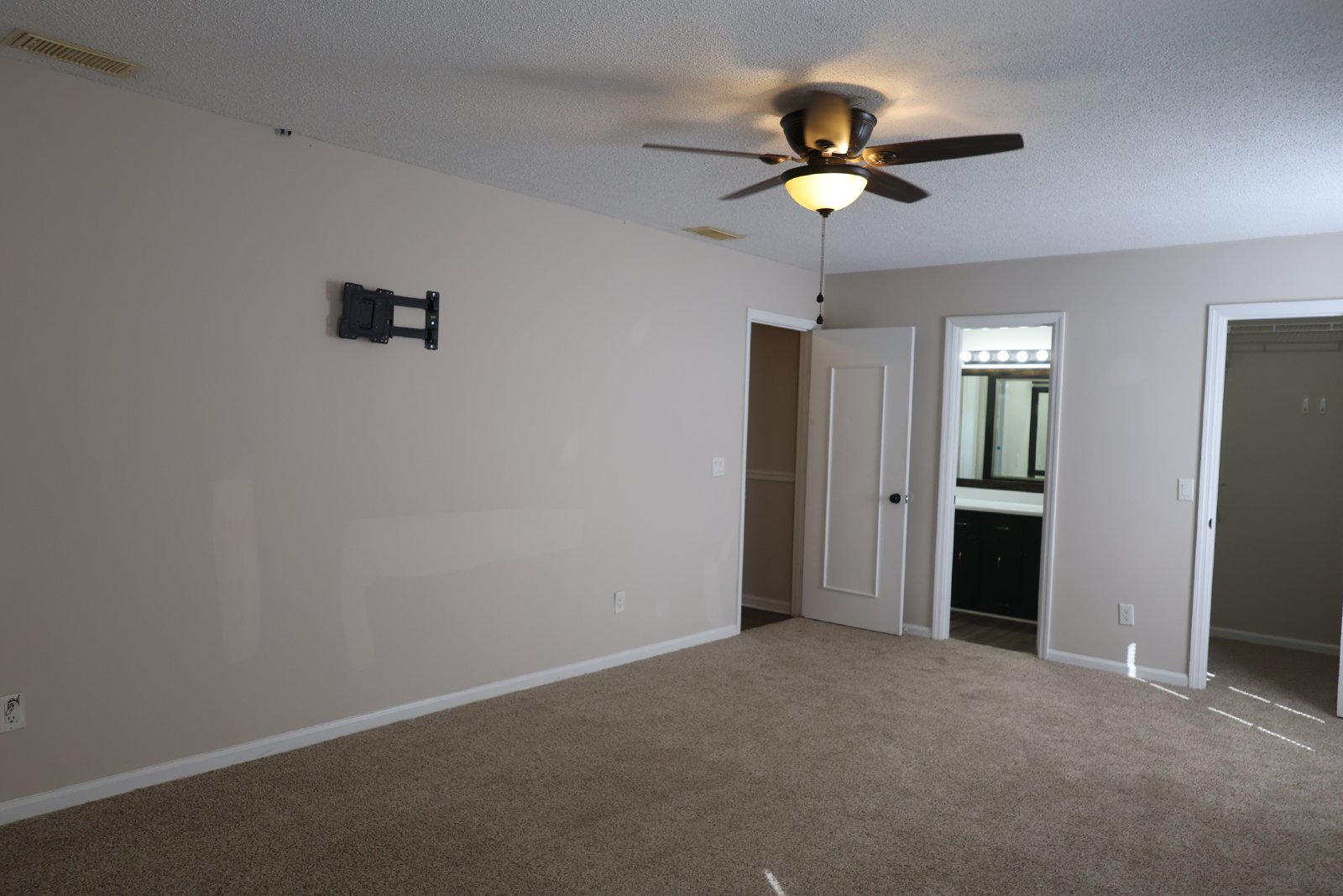 214 Oakleaf Dr, Statesboro, GA, USA property image