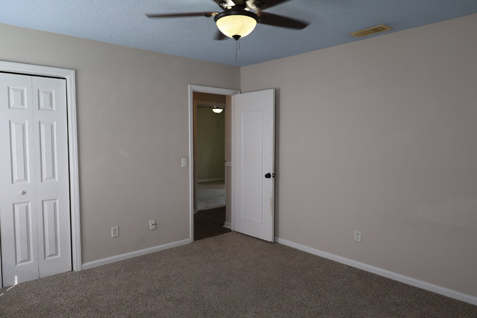 214 Oakleaf Dr, Statesboro, GA, USA property image