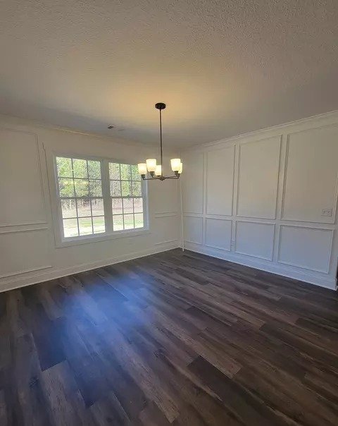 Golfer’s Paradise: Modern 3BR Home Less Than 1 Mile from GSU Golf Course property image