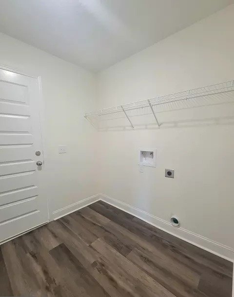 Golfer’s Paradise: Modern 3BR Home Less Than 1 Mile from GSU Golf Course property image