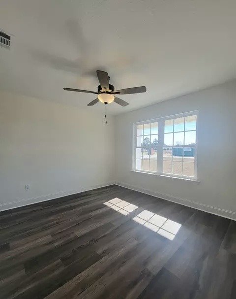 Golfer’s Paradise: Modern 3BR Home Less Than 1 Mile from GSU Golf Course property image