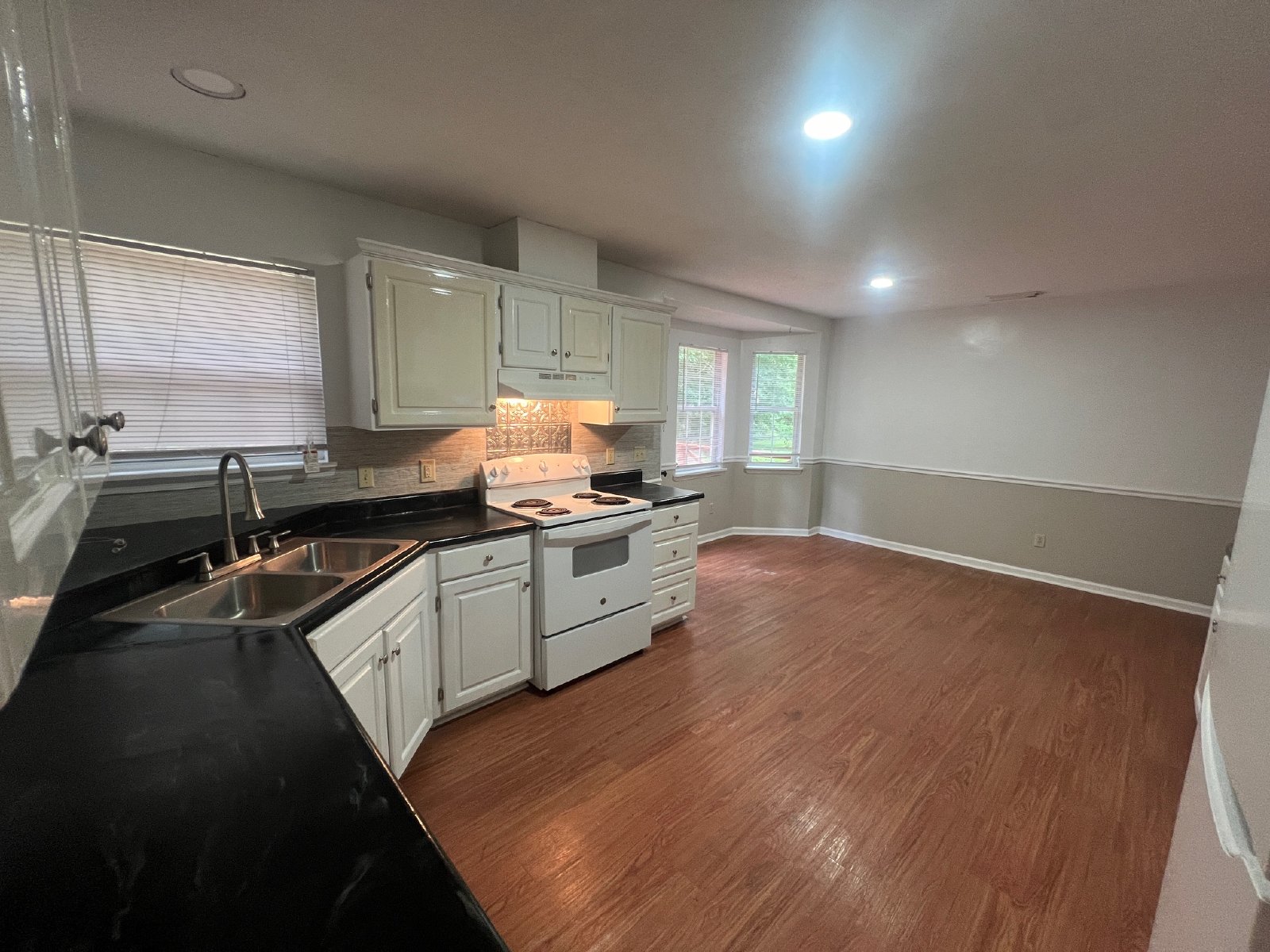 Beautiful Home Located on the Edge of Statesboro property image