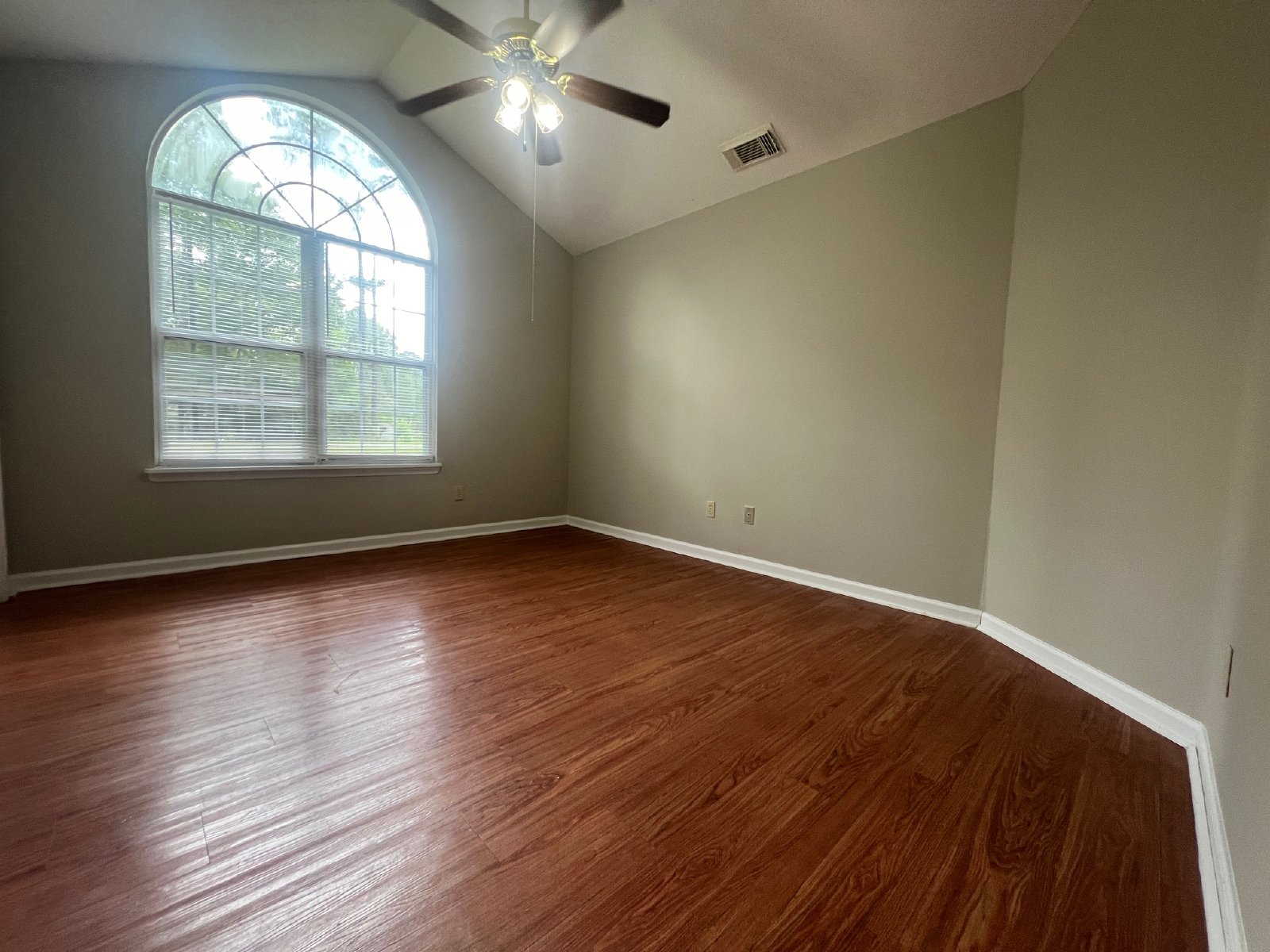 Beautiful Home Located on the Edge of Statesboro property image
