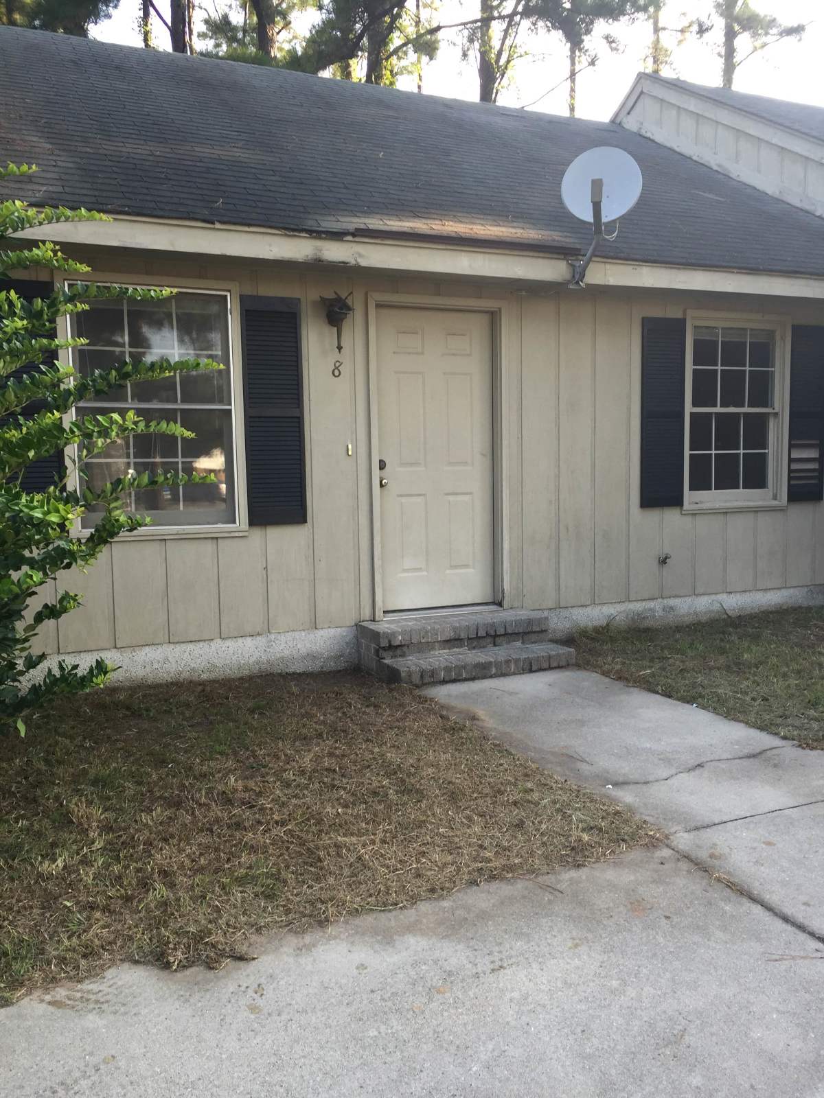 Two Bedroom Apartment located near Campus property image