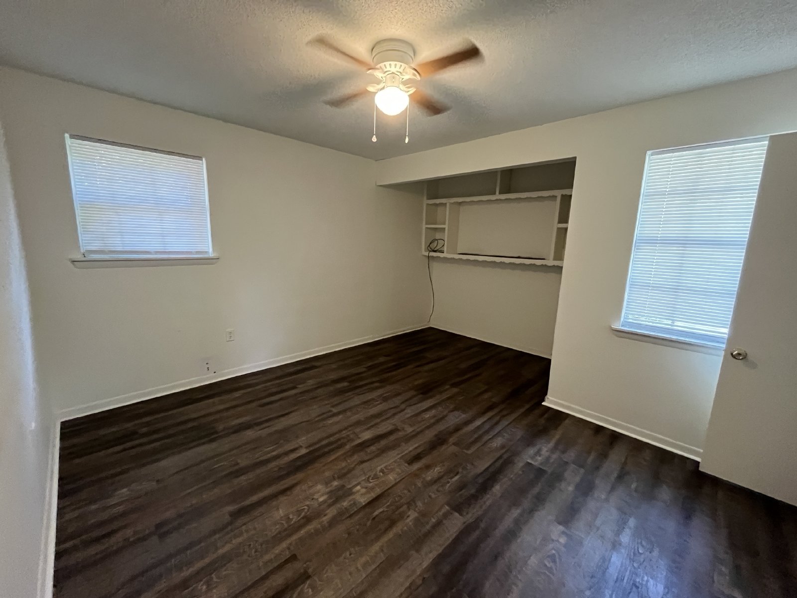 Charming Three Bedroom Home Featuring a Large Yard property image