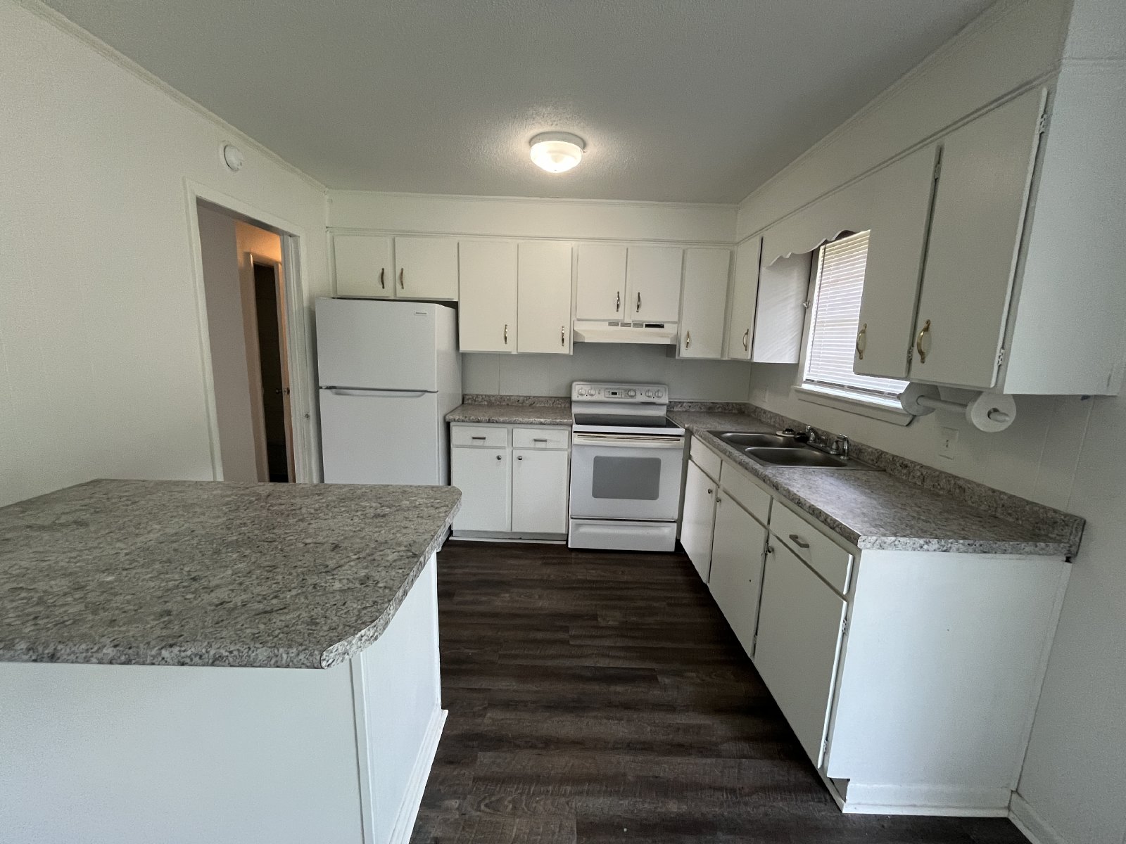 Charming Three Bedroom Home Featuring a Large Yard property image