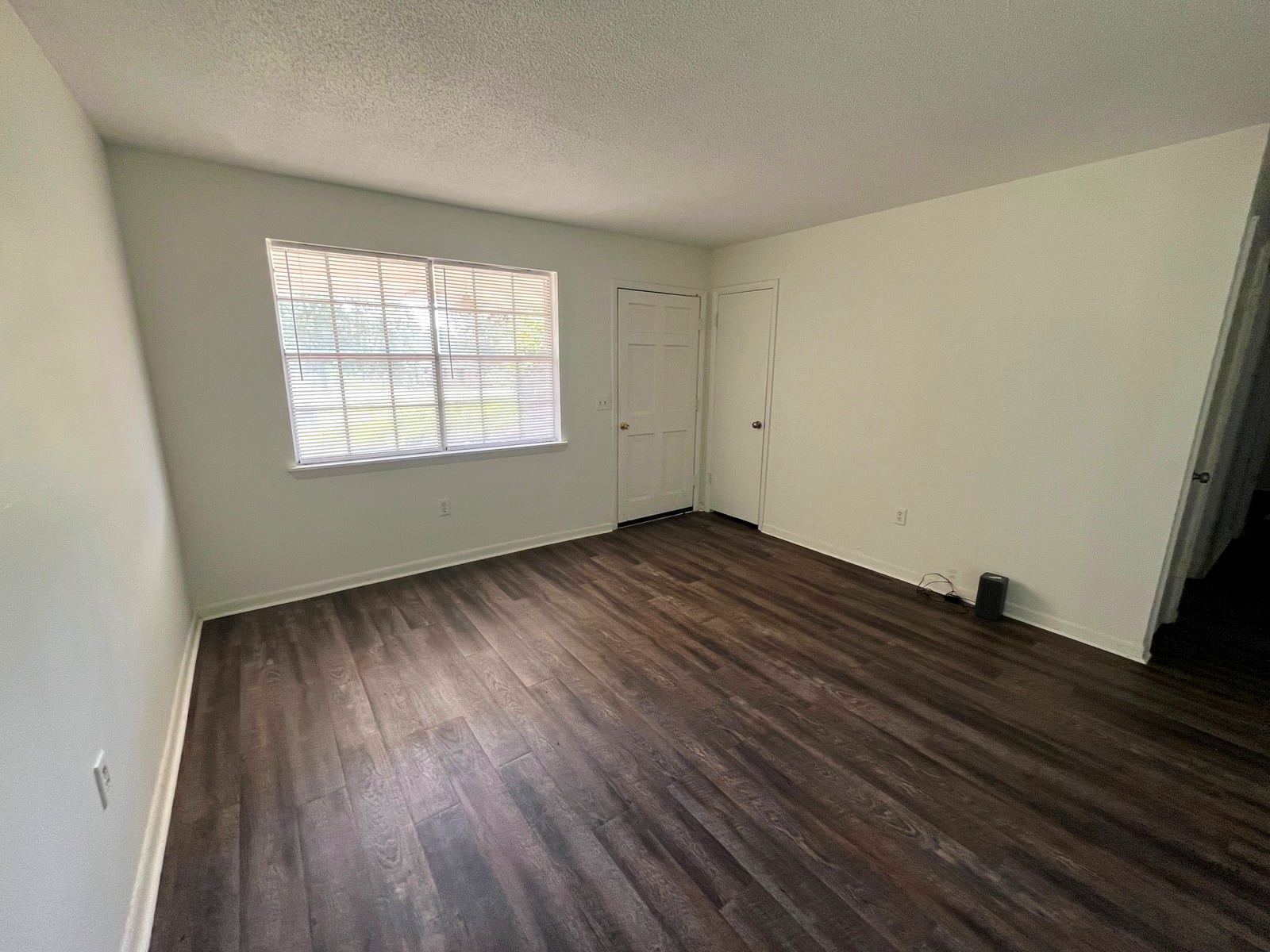 Charming Three Bedroom Home Featuring a Large Yard property image