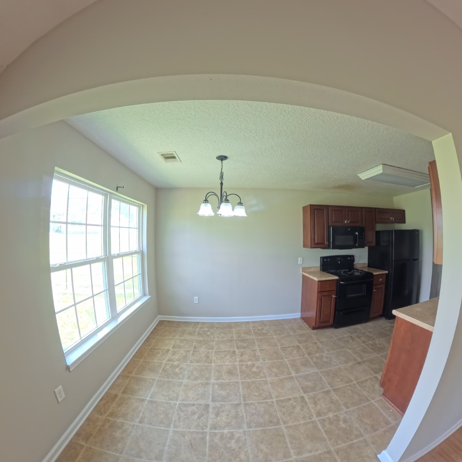 Charming 3BR/2BA Home in Statesboro with Fenced Yard & Garage! property image