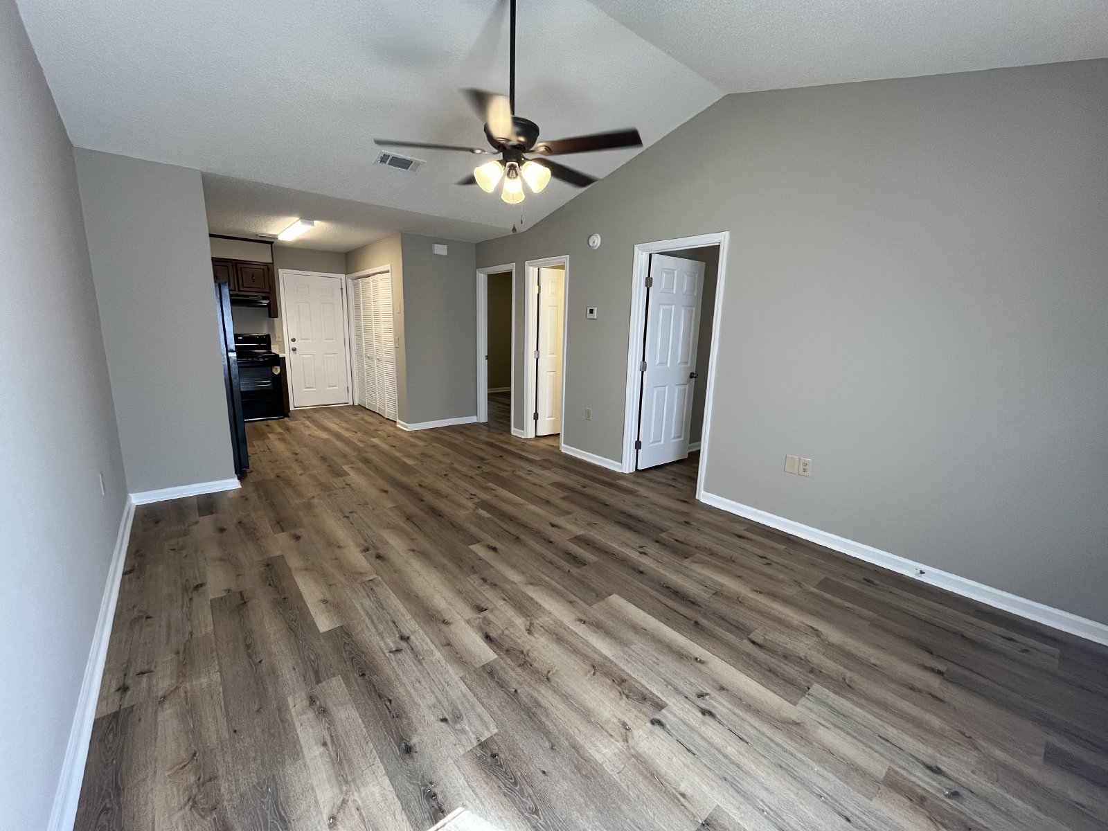 Newly Renovated Two Bedroom Apartment property image