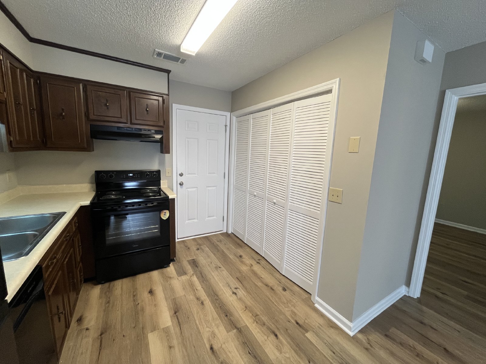 Newly Renovated Two Bedroom Apartment property image