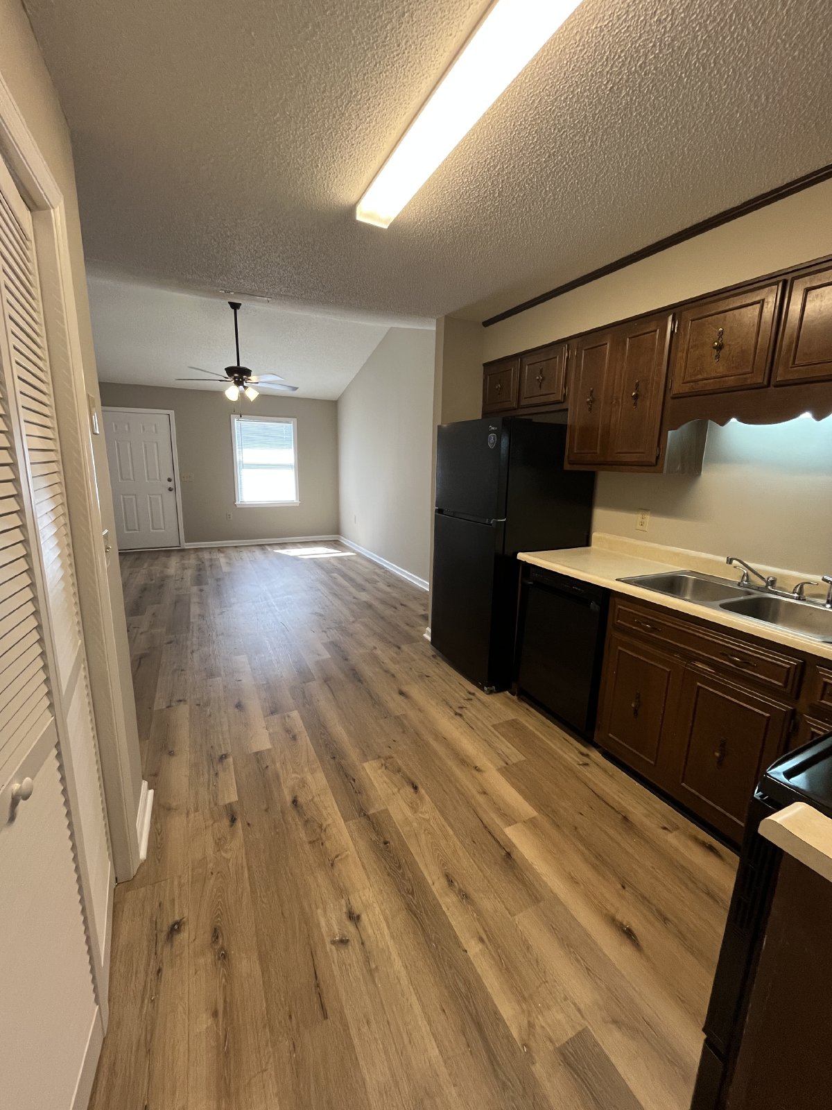 Newly Renovated Two Bedroom Apartment property image