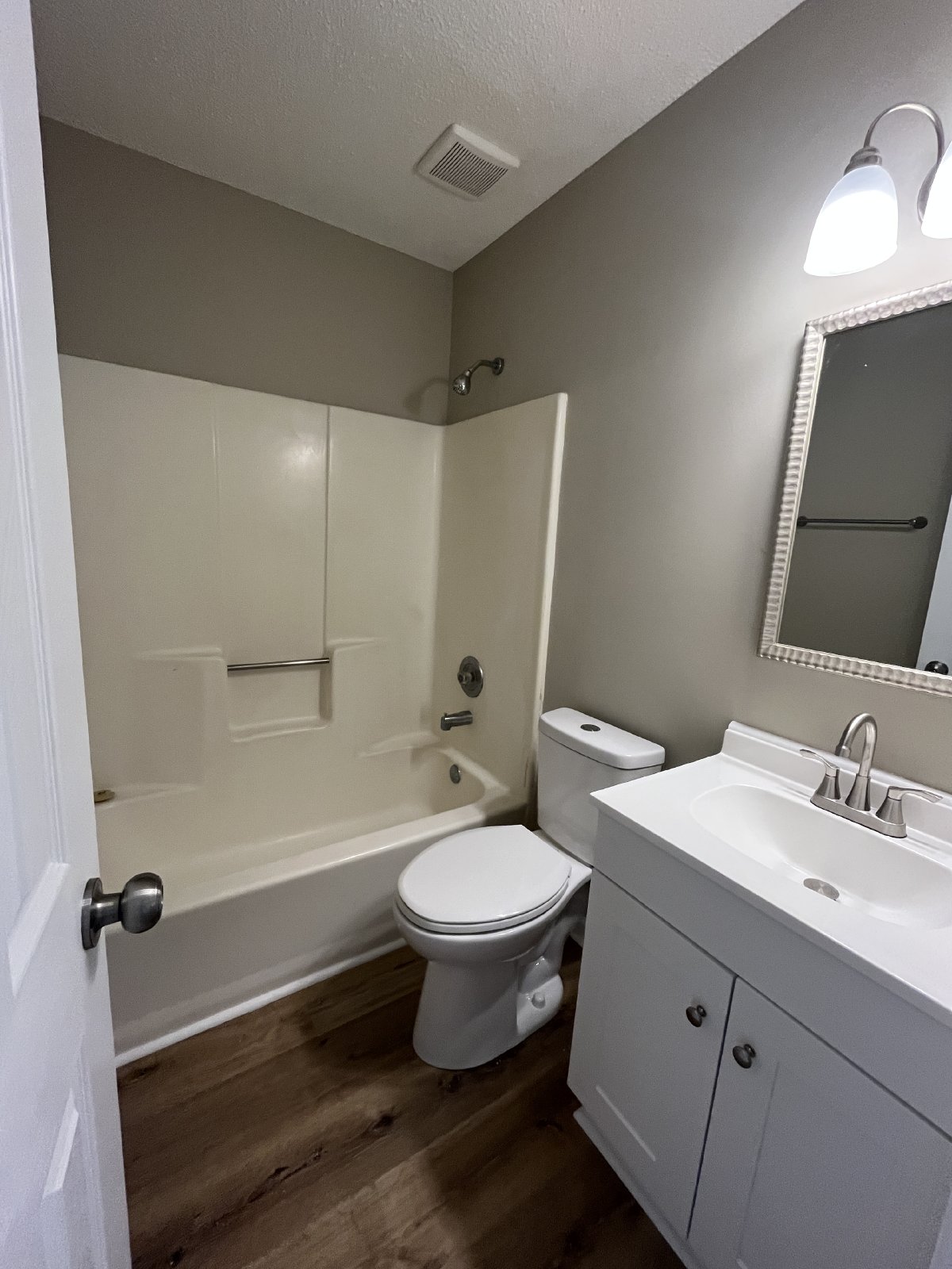Newly Renovated Two Bedroom Apartment property image