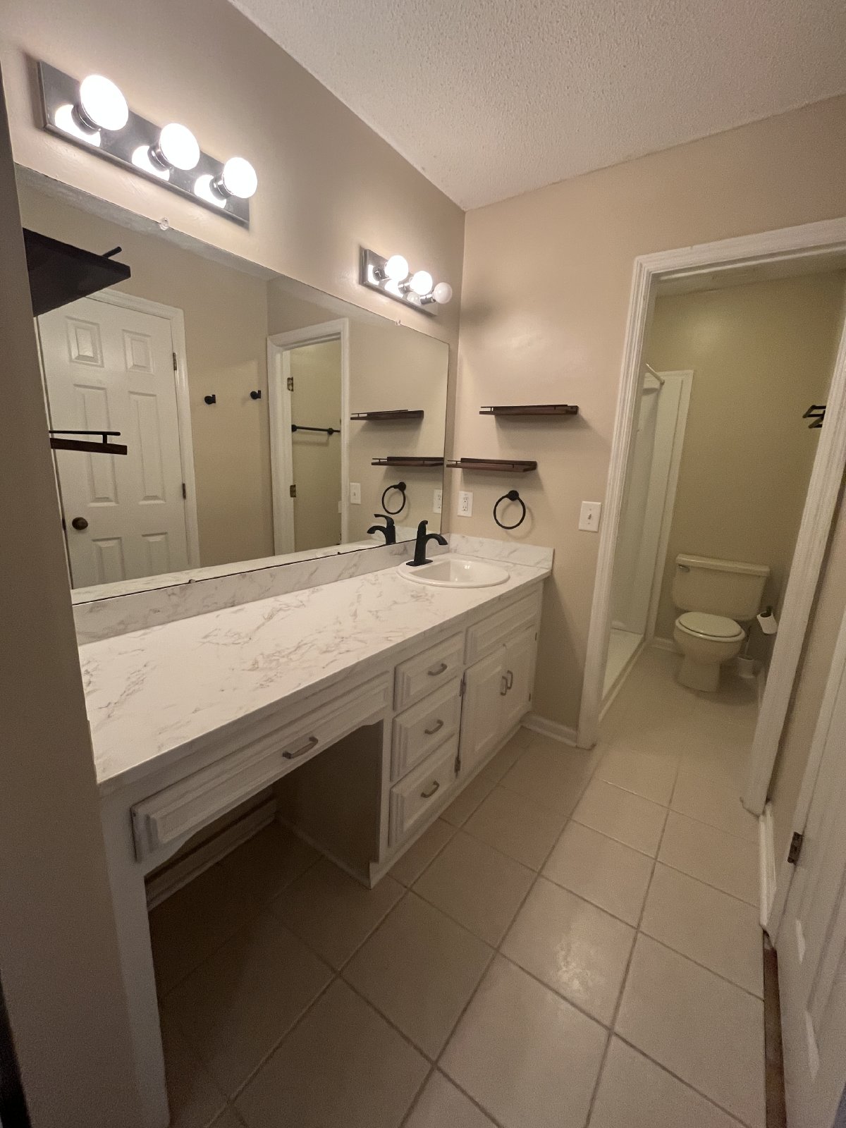 Beautiful Home Located on the Edge of Statesboro property image