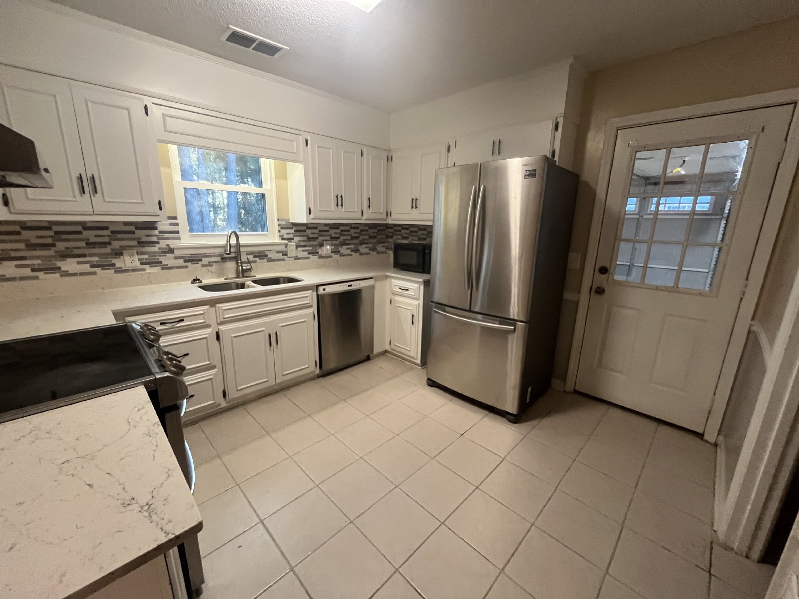 Beautiful Home Located on the Edge of Statesboro property image