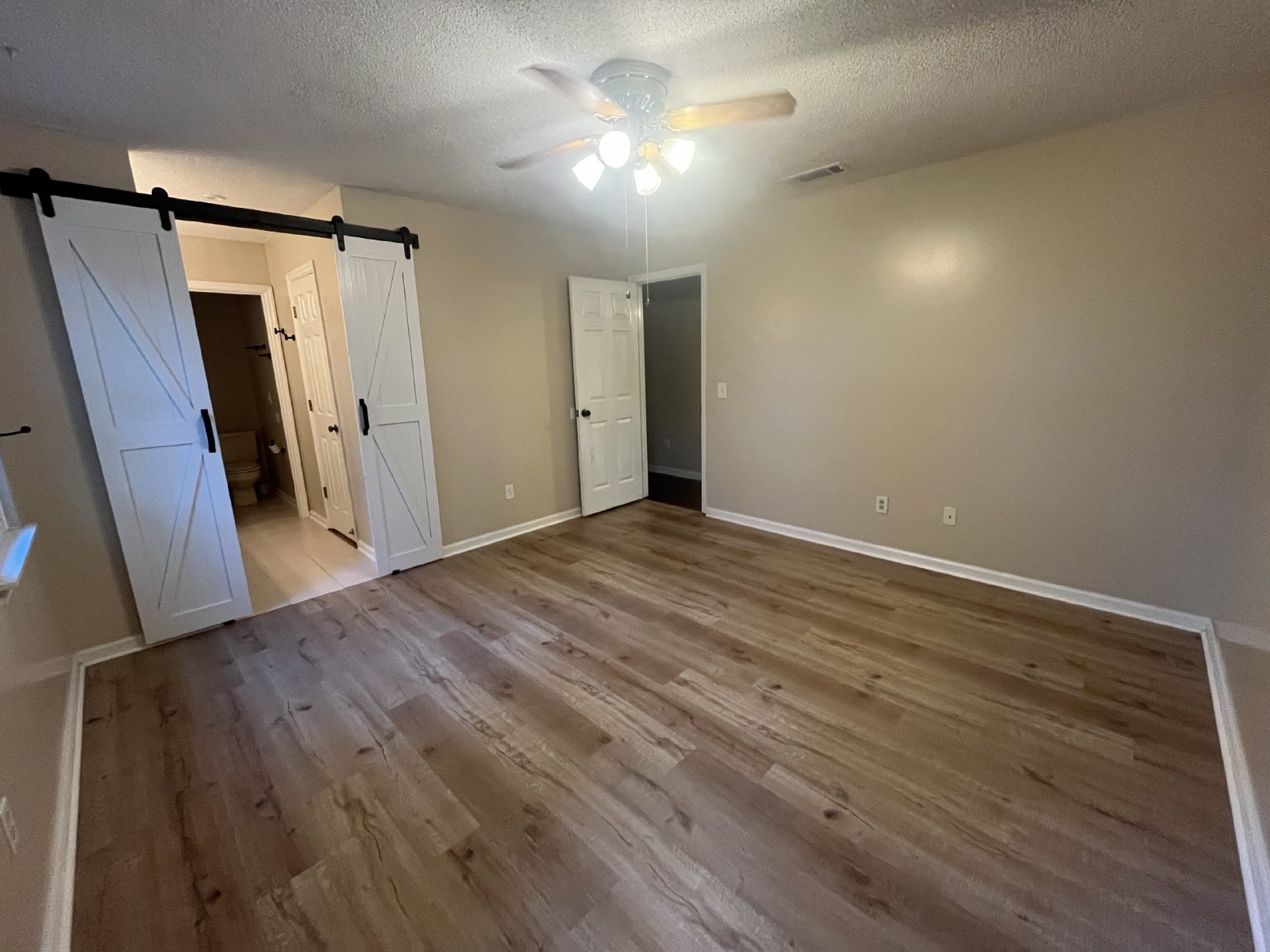 Beautiful Home Located on the Edge of Statesboro property image